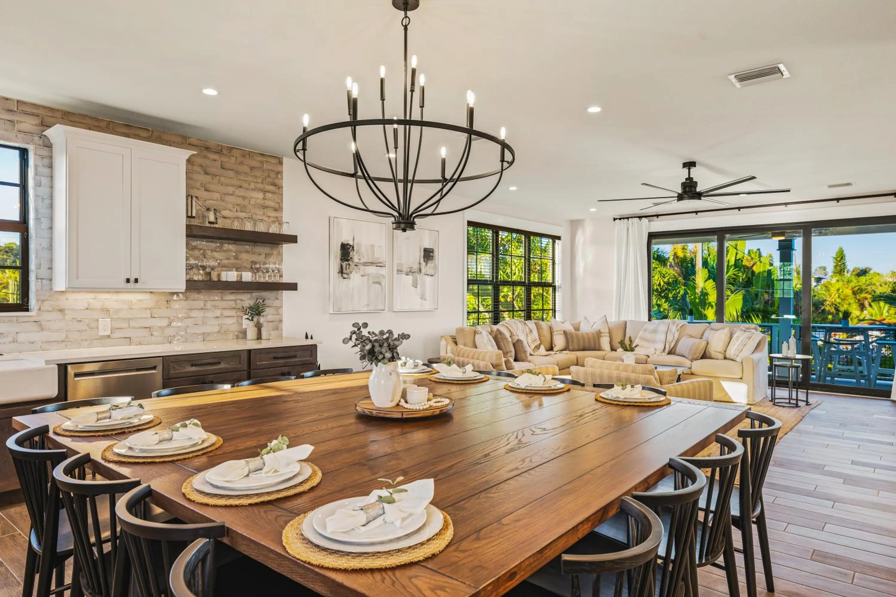 Dining area in Crescent Beach House