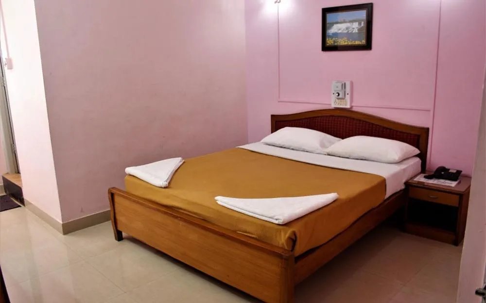 Bed in Margao Residency