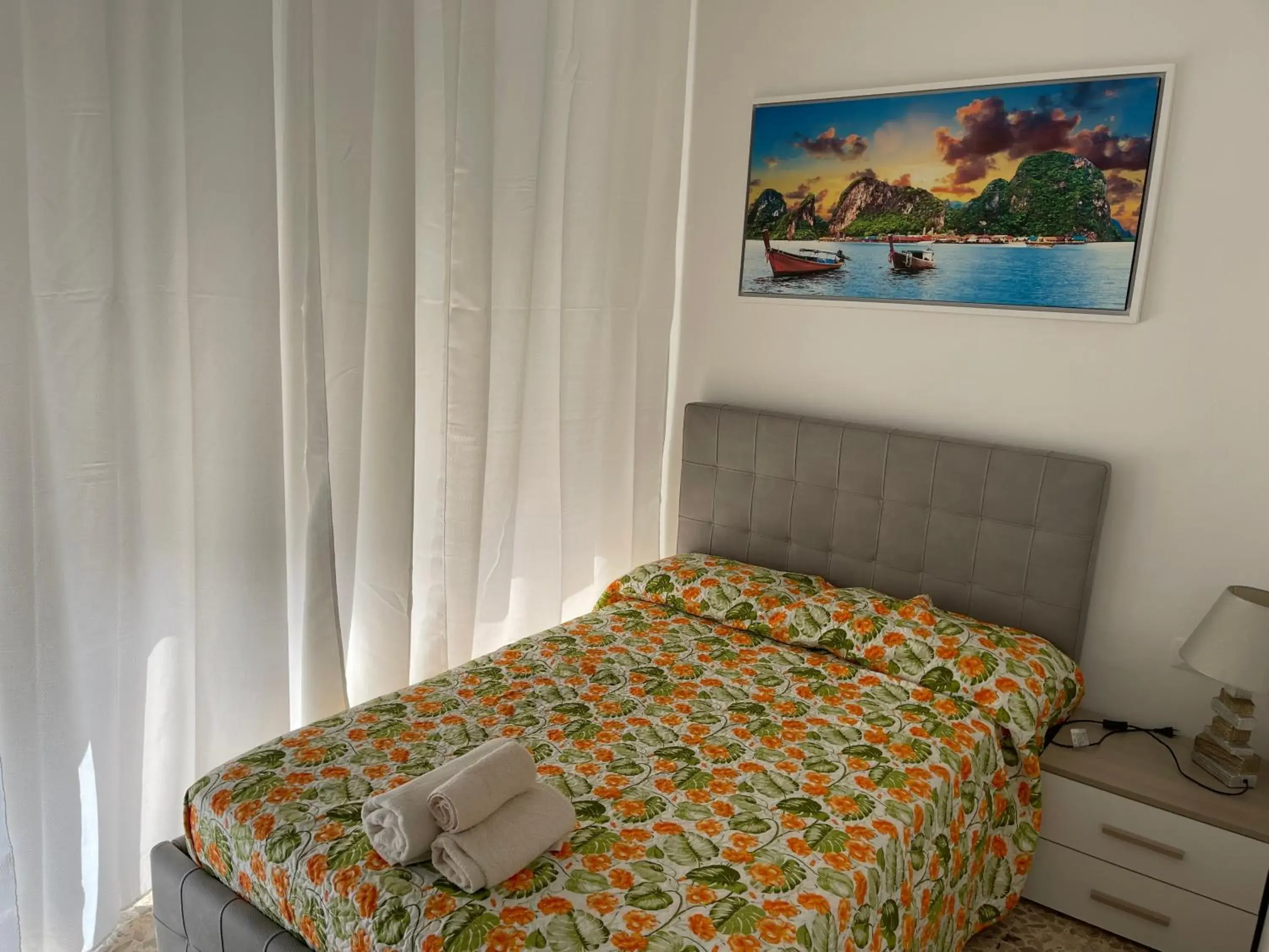 Single Room in Joys House Single Room in Joys House