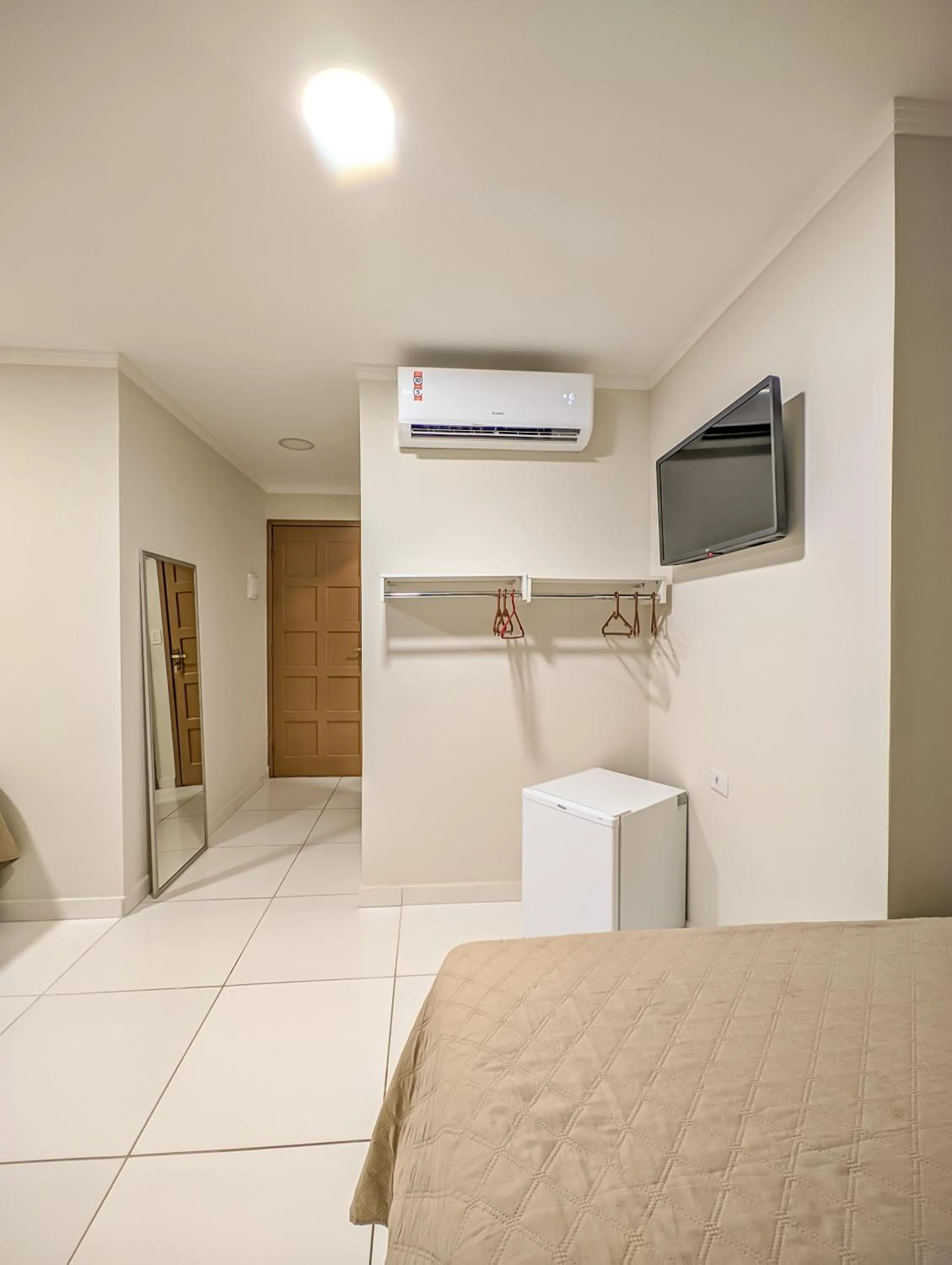 Communal lounge/ TV room, Bed in Pousada do Alemão