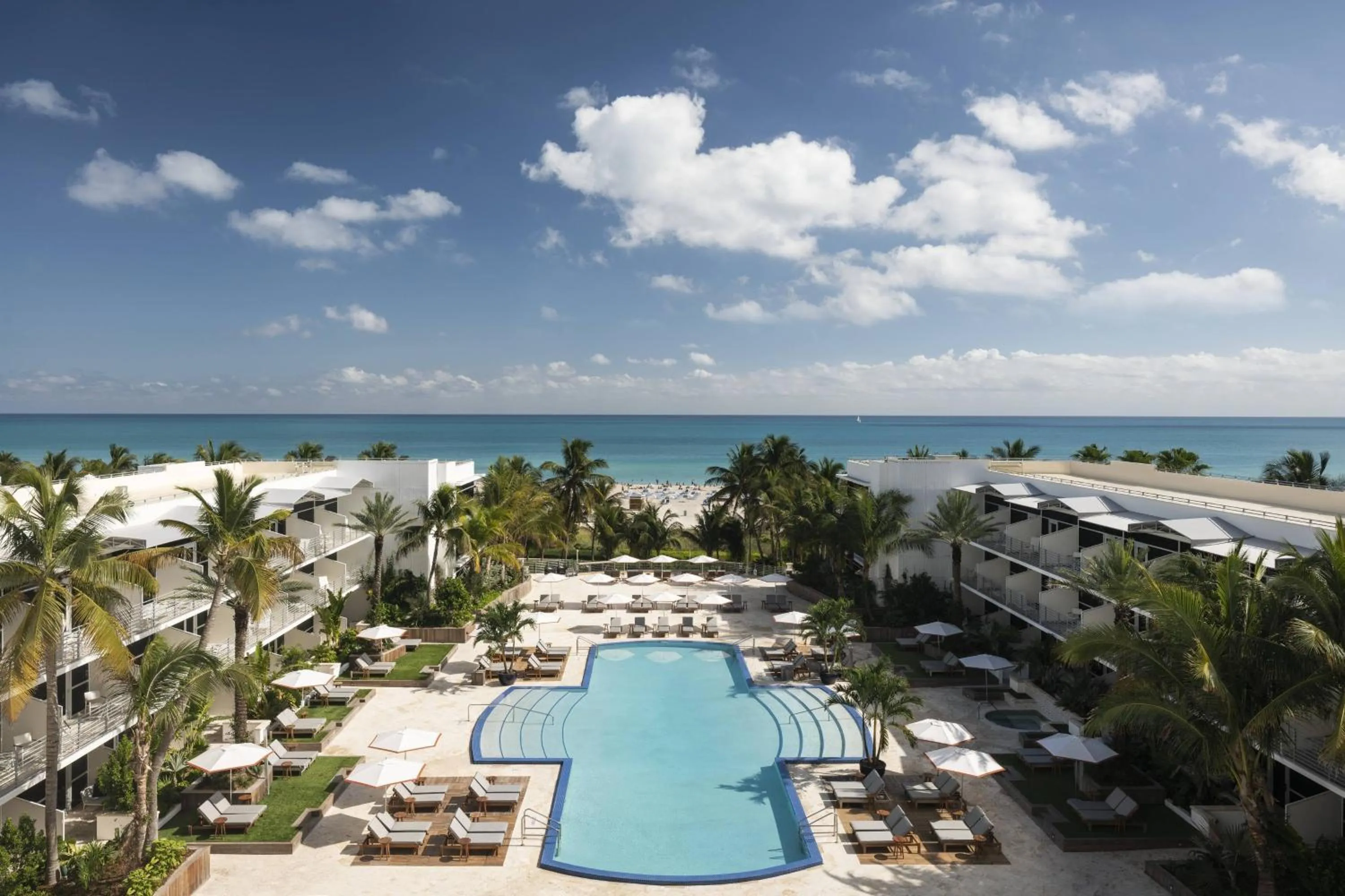 Swimming pool in The Ritz-Carlton, South Beach