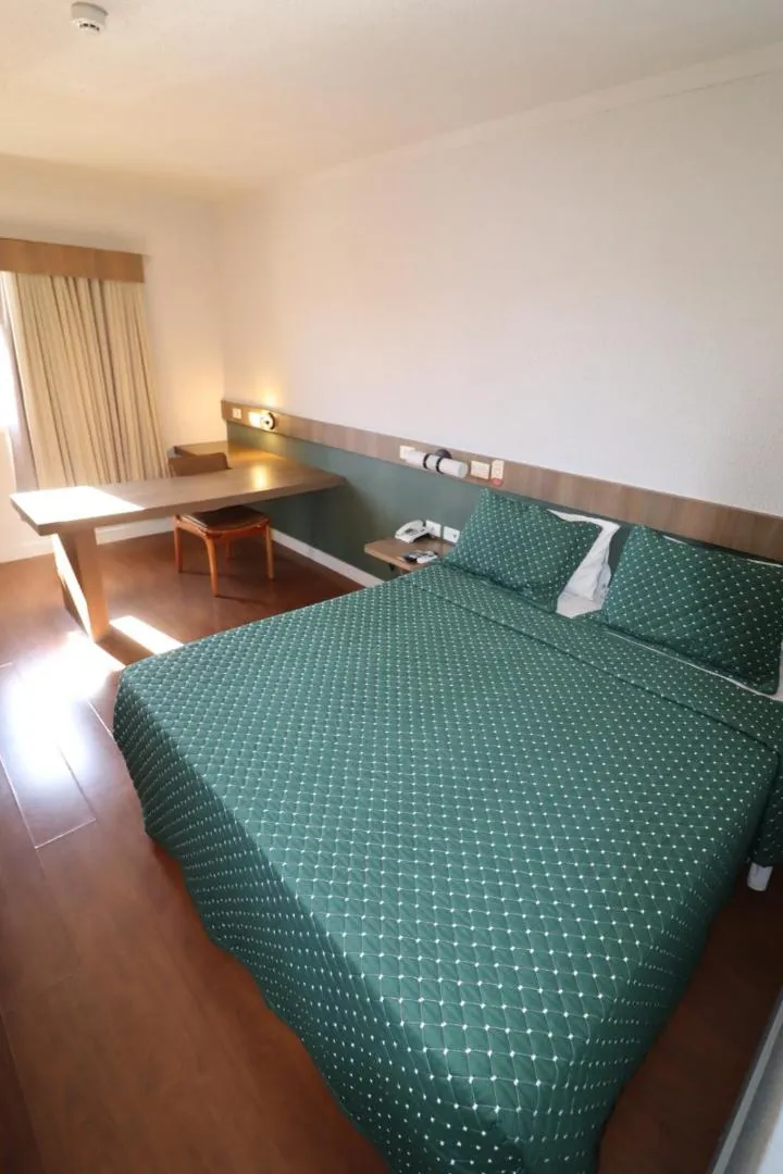 Photo of the whole room, Bed in Strassen Hotel