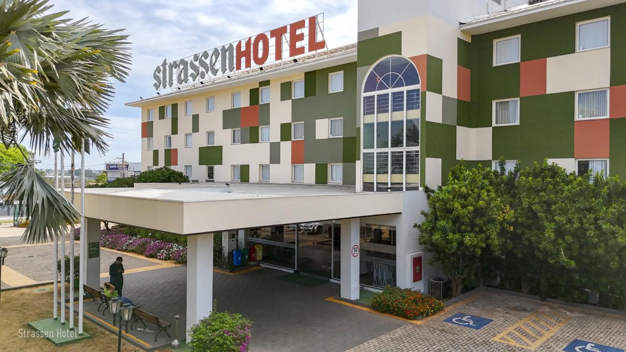 Property building in Strassen Hotel