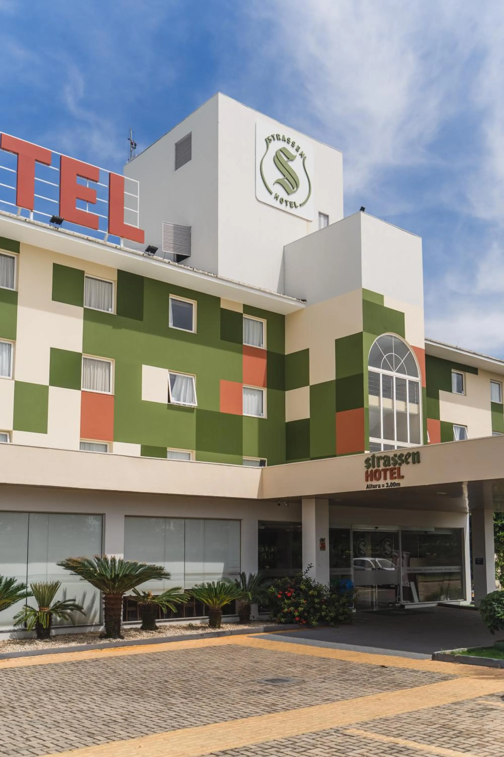 Property building in Strassen Hotel