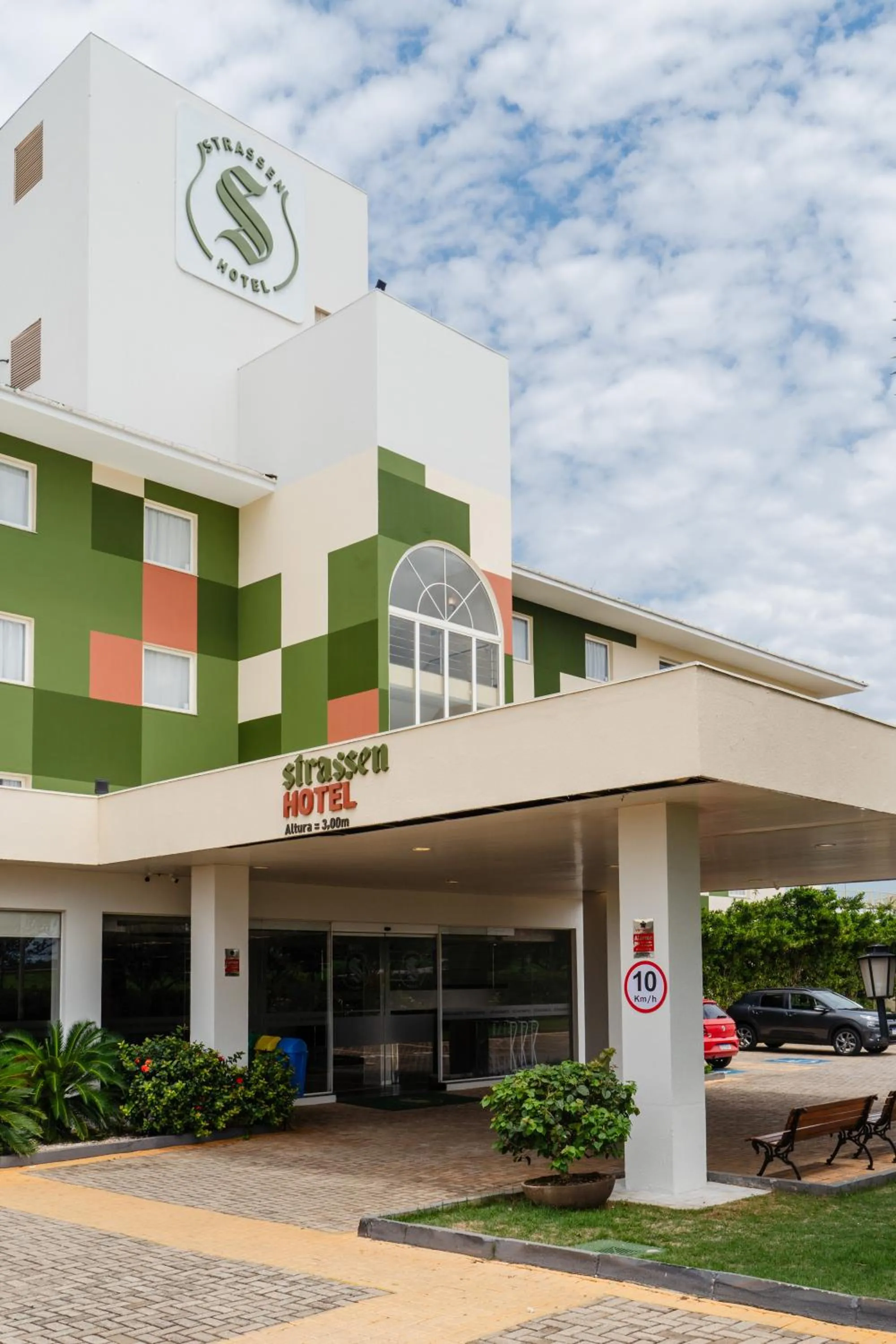 Property building in Strassen Hotel