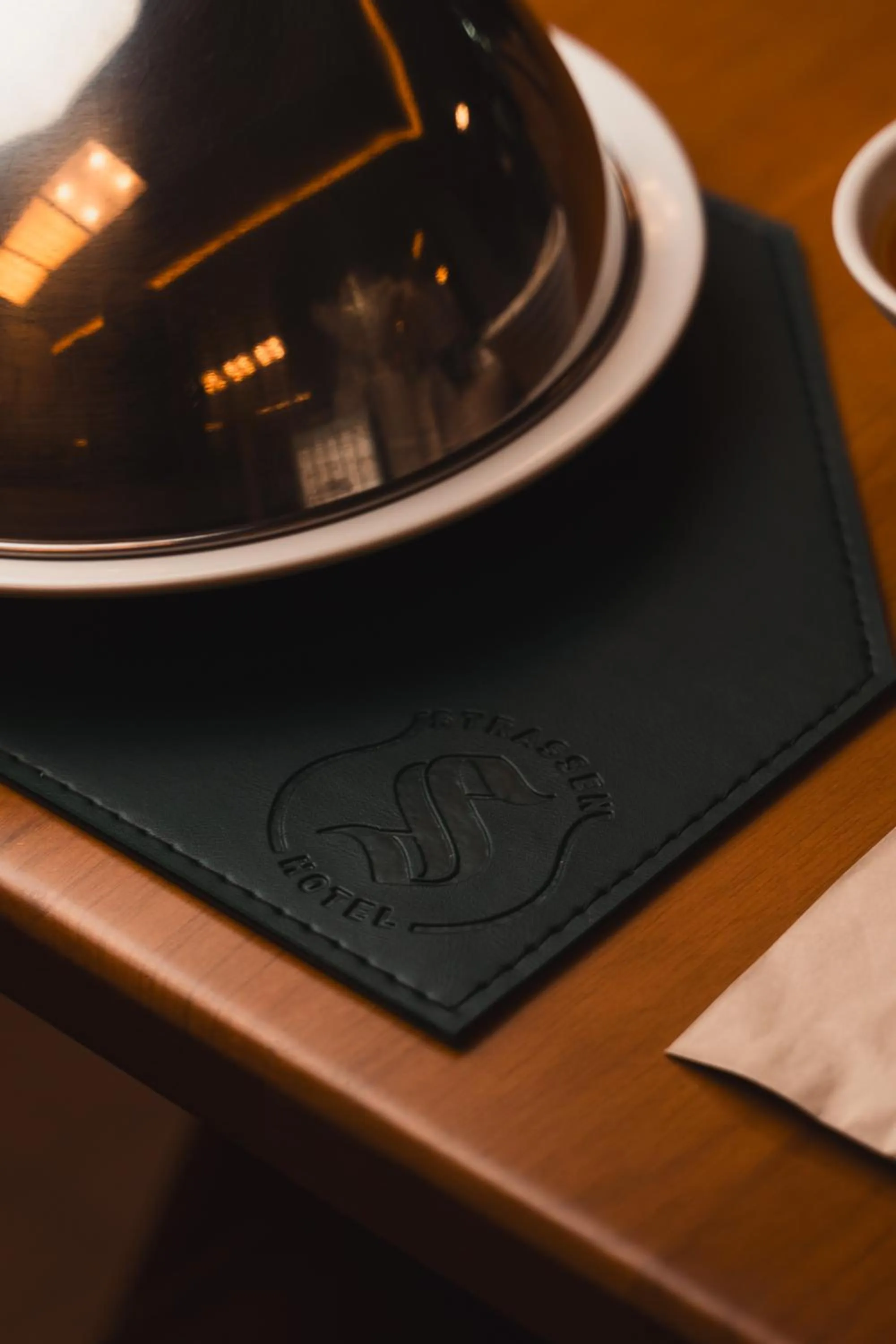 Restaurant/places to eat in Strassen Hotel