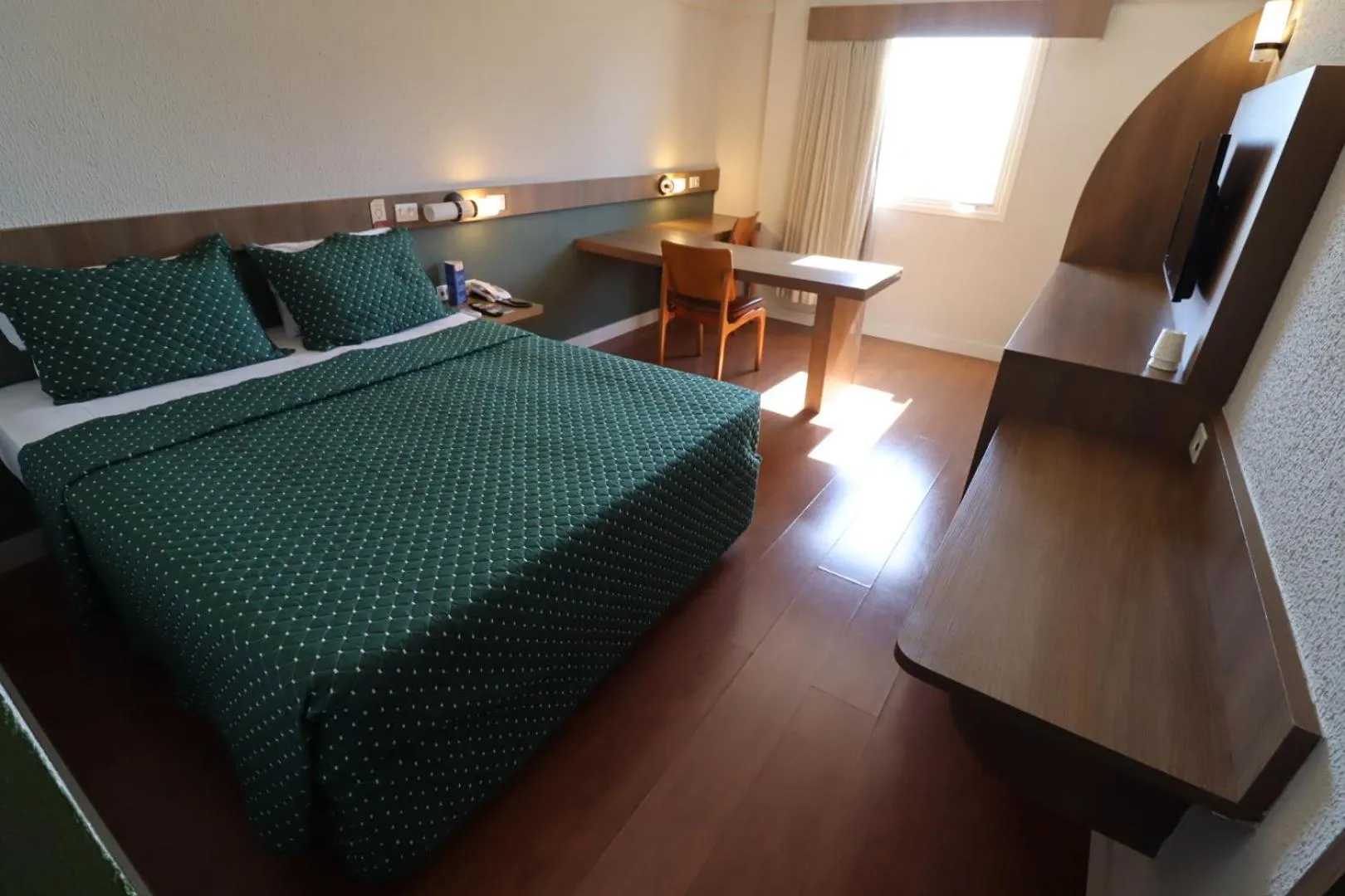 Bedroom, Bed in Strassen Hotel