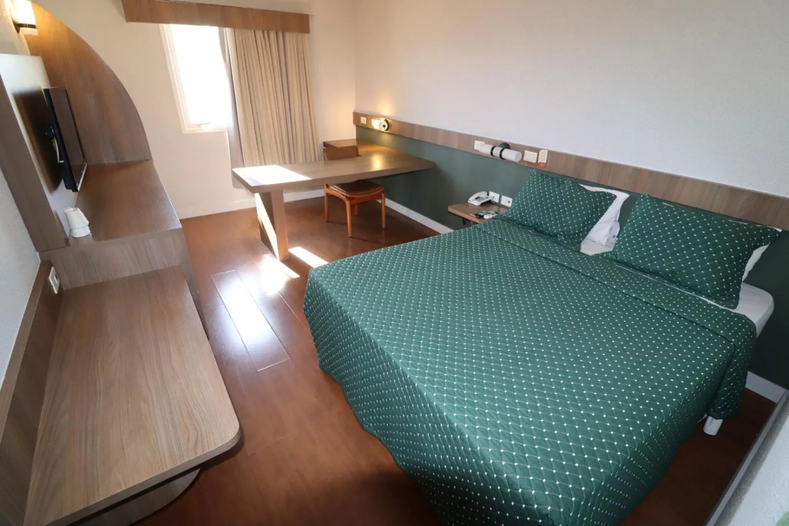 Bedroom, Bed in Strassen Hotel