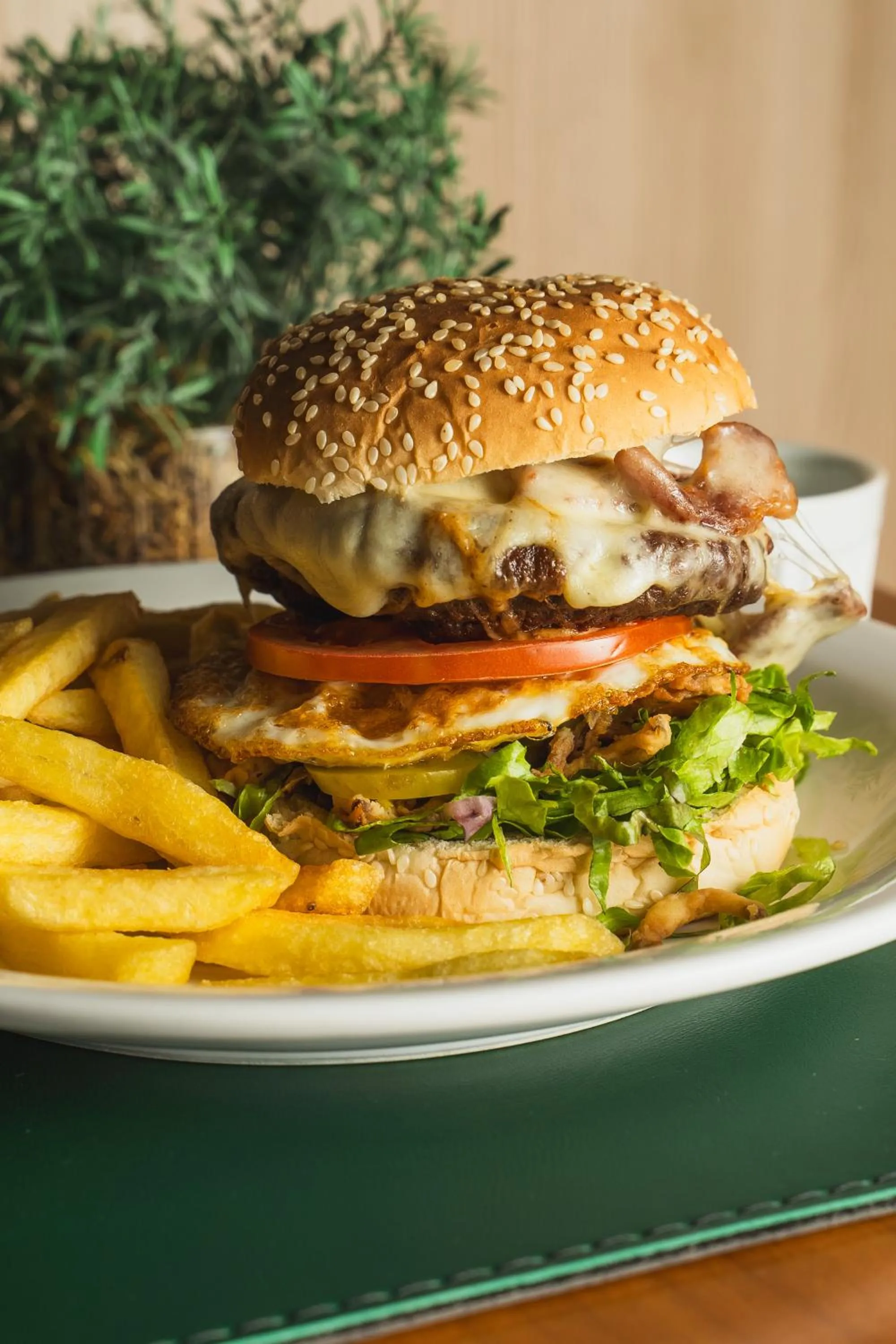 Restaurant/places to eat in Strassen Hotel