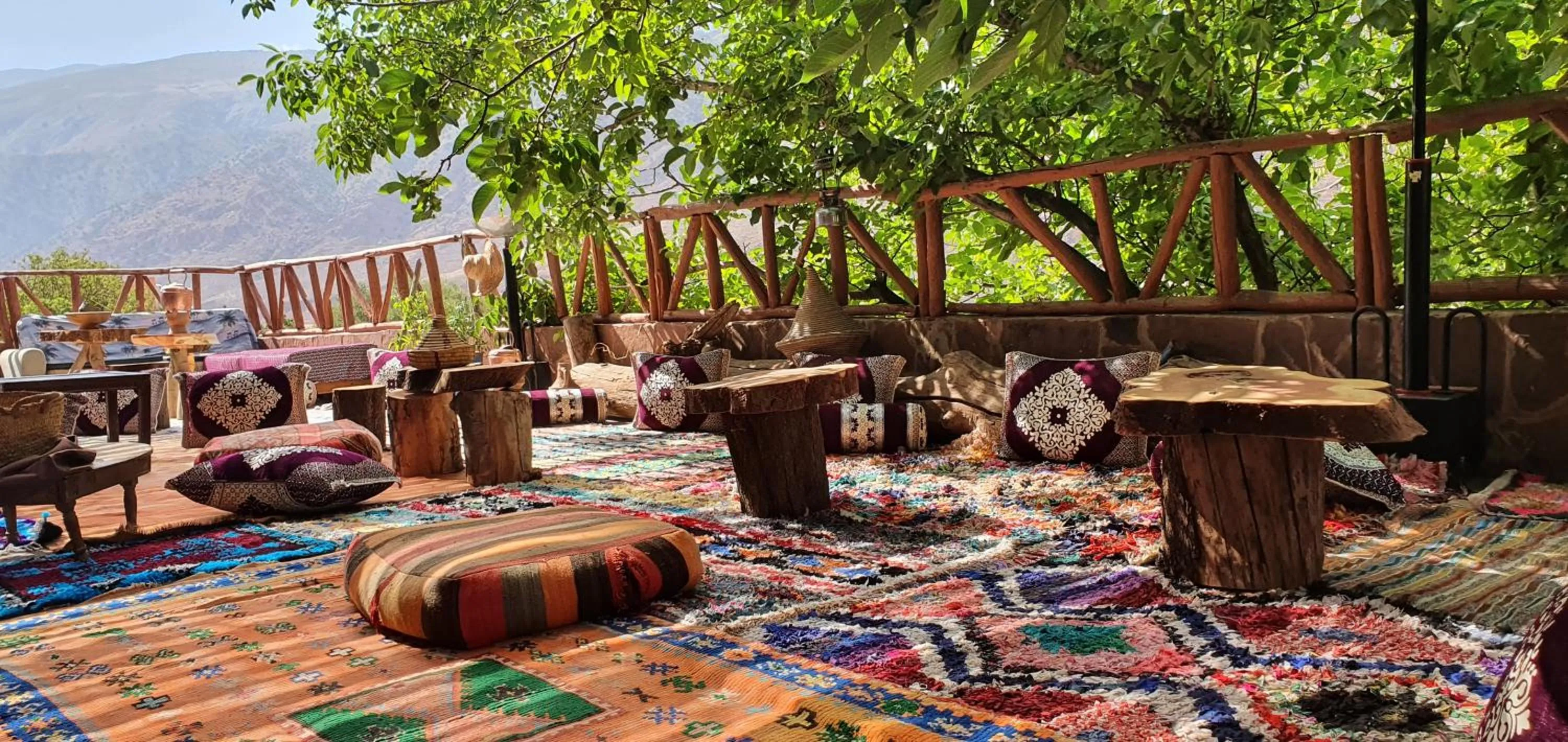 Restaurant/places to eat in Chez Imnir