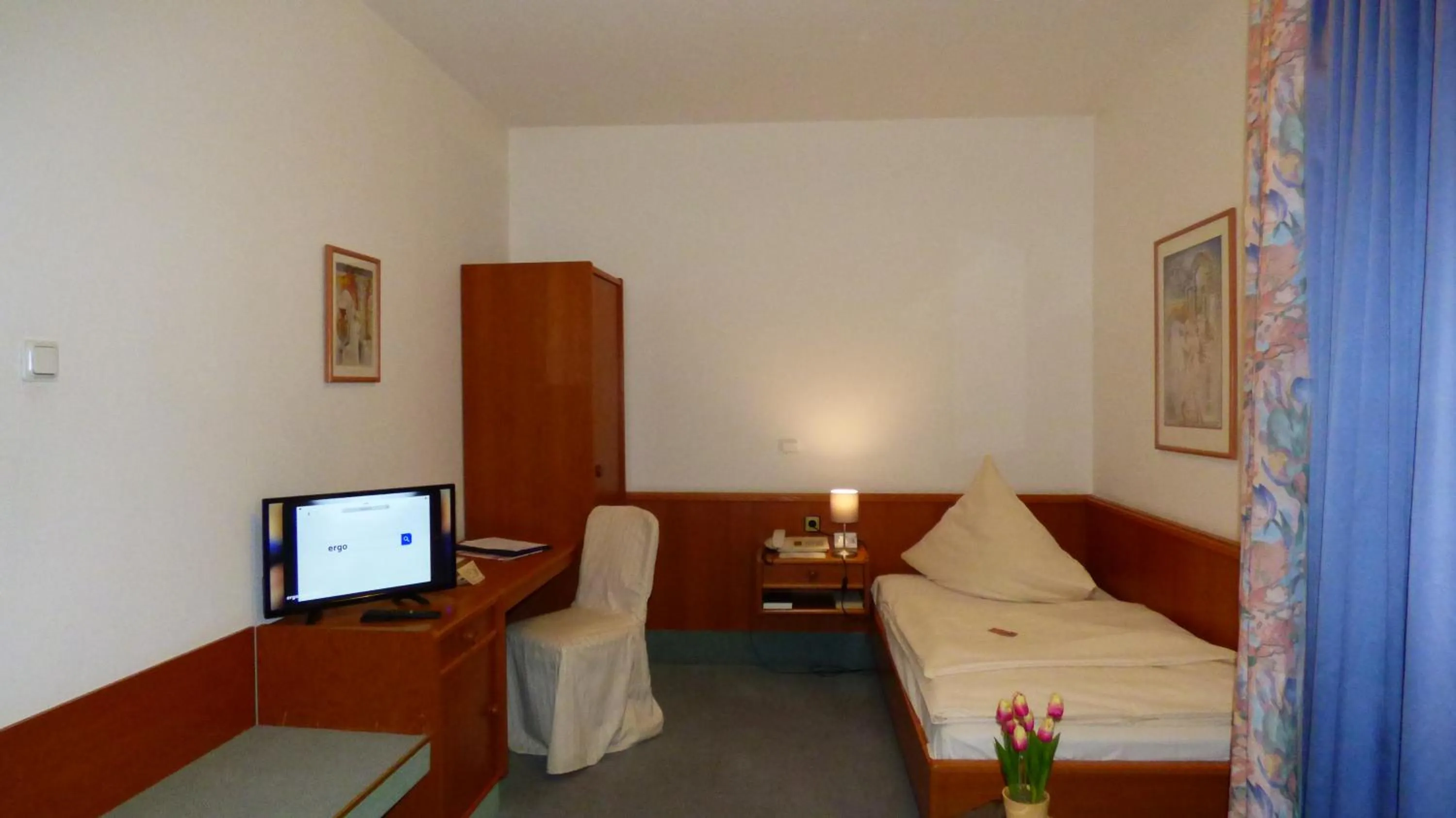 Bed in Central Hotel