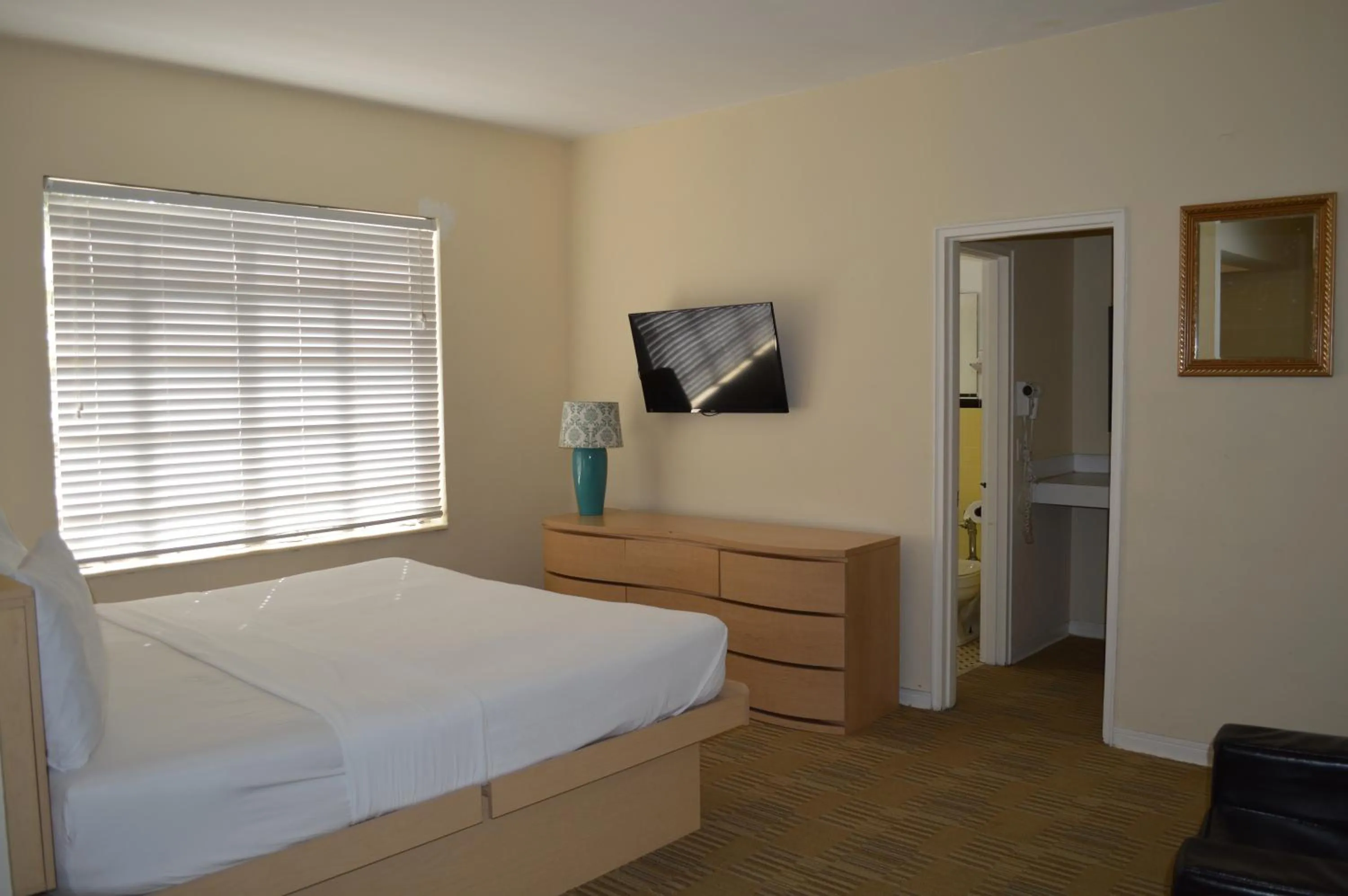 Bed in Island House South Beach