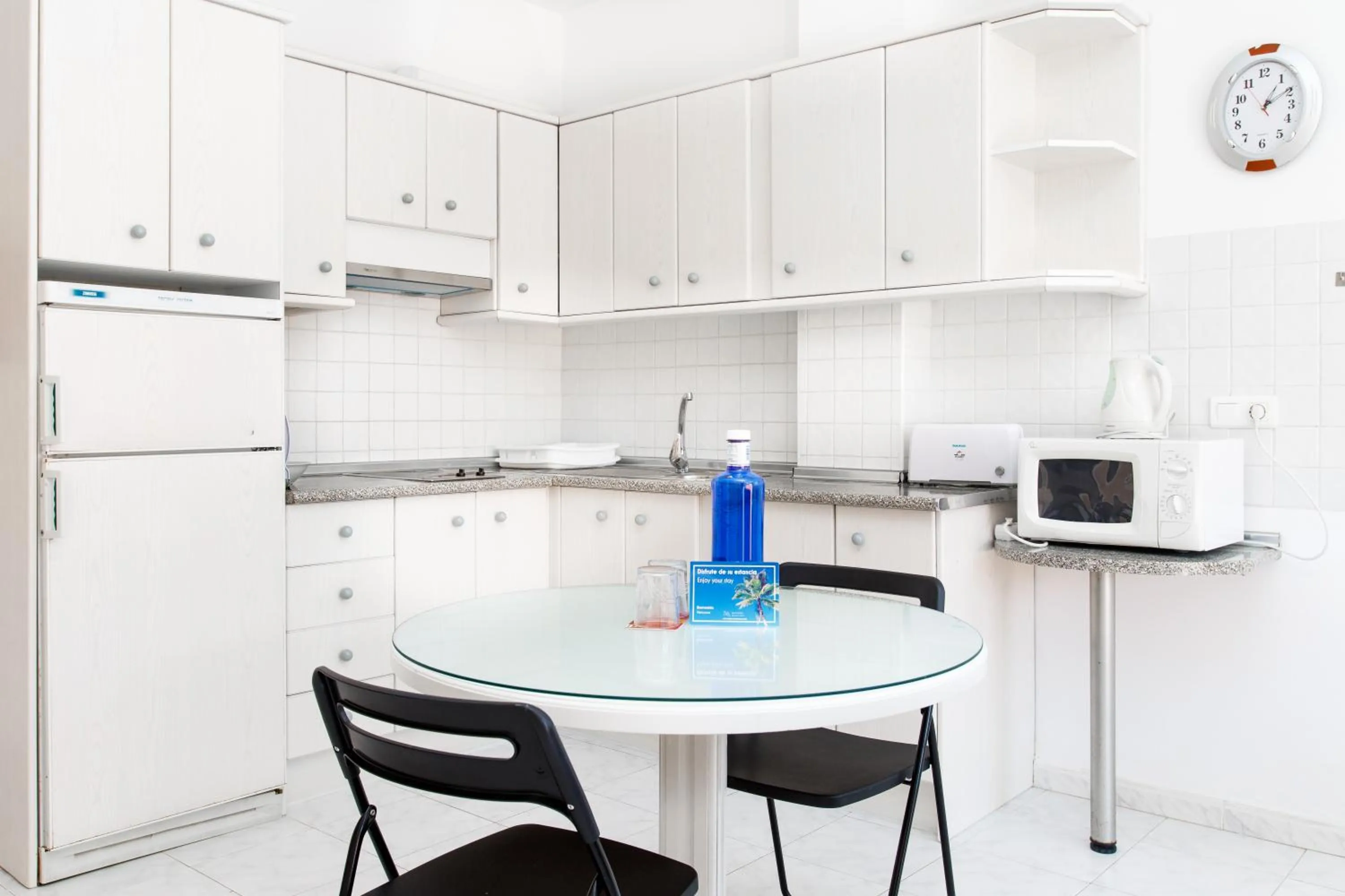 Coffee/tea facilities in AT Almoraide Rooms Suites