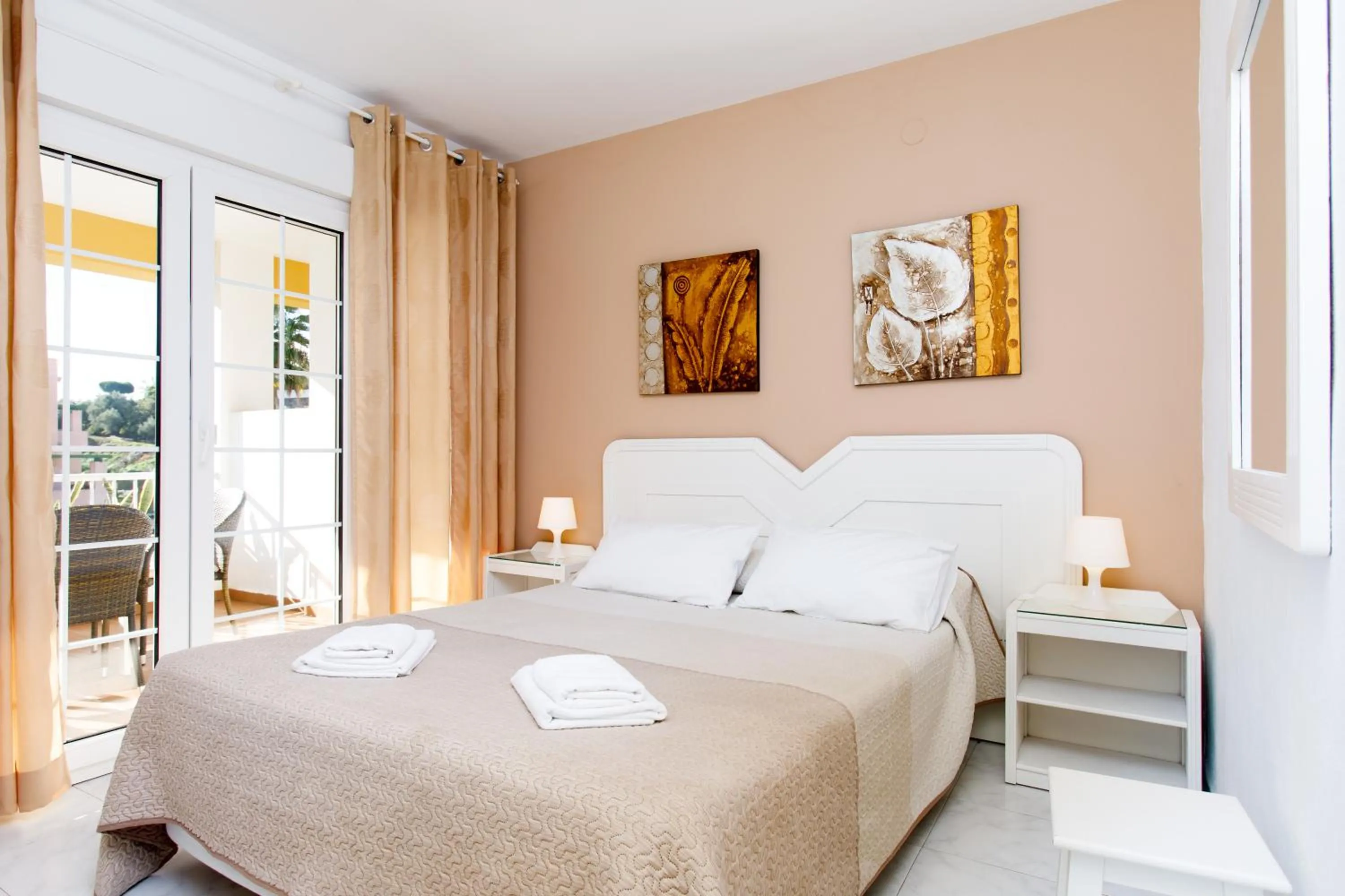 Bedroom in AT Almoraide Rooms Suites