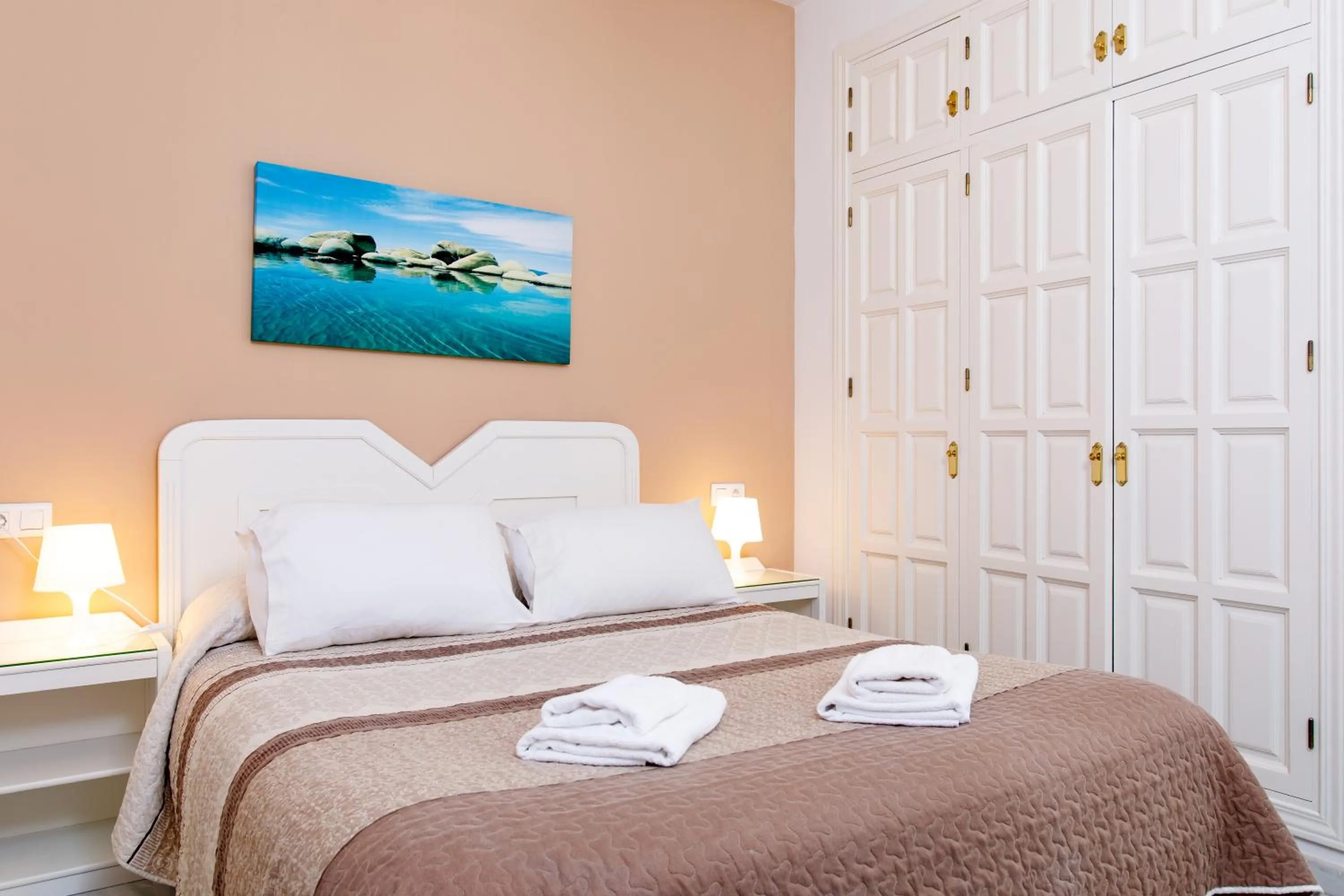 Bedroom in AT Almoraide Rooms Suites