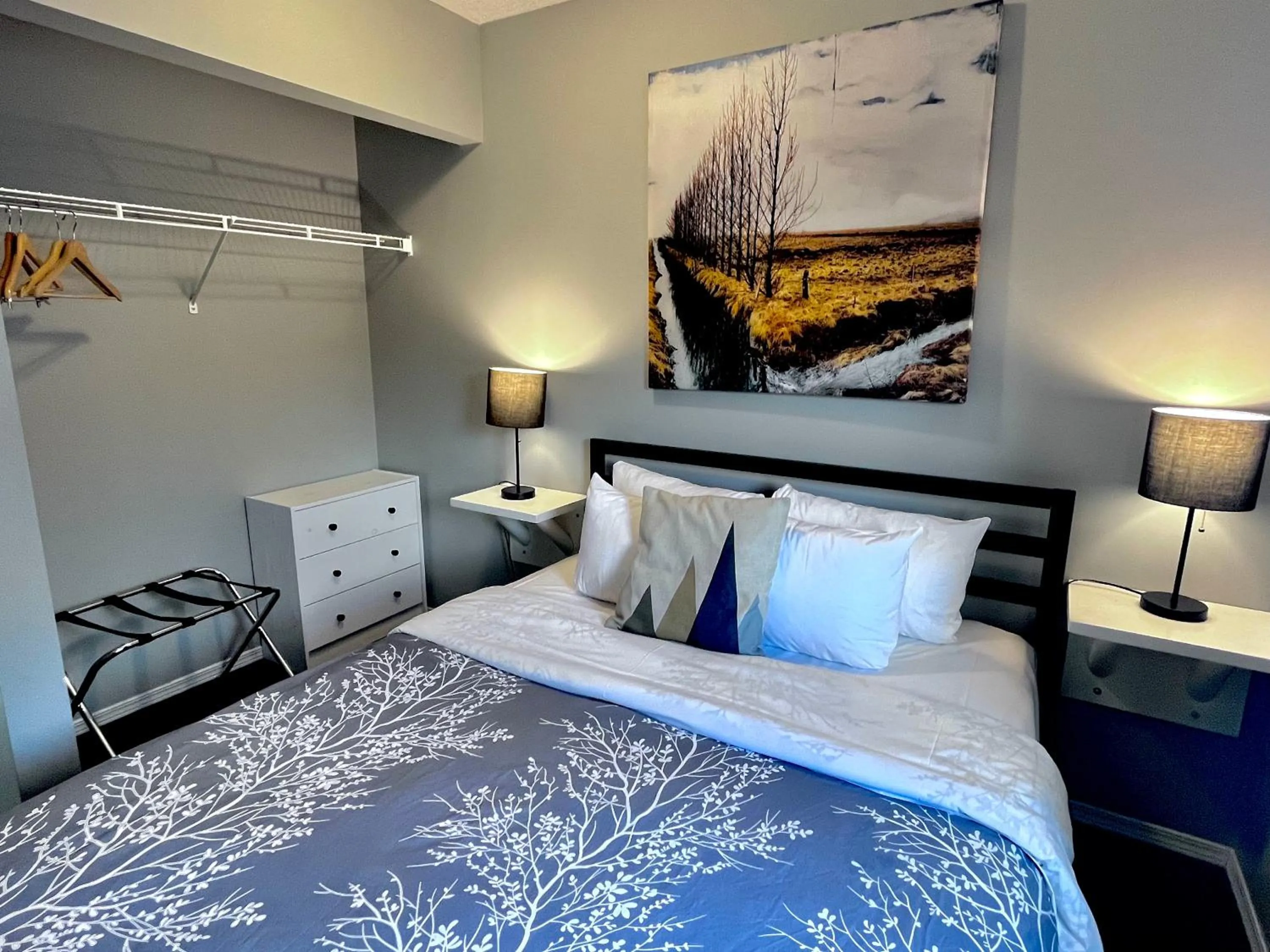 Bed in Canadian Rockies Chalets by Trilink - 2 & 3 Bedroom Condos - Self Check-In - Walking Distance to Downtown - Free Parking - Pet-Friendly - No AC