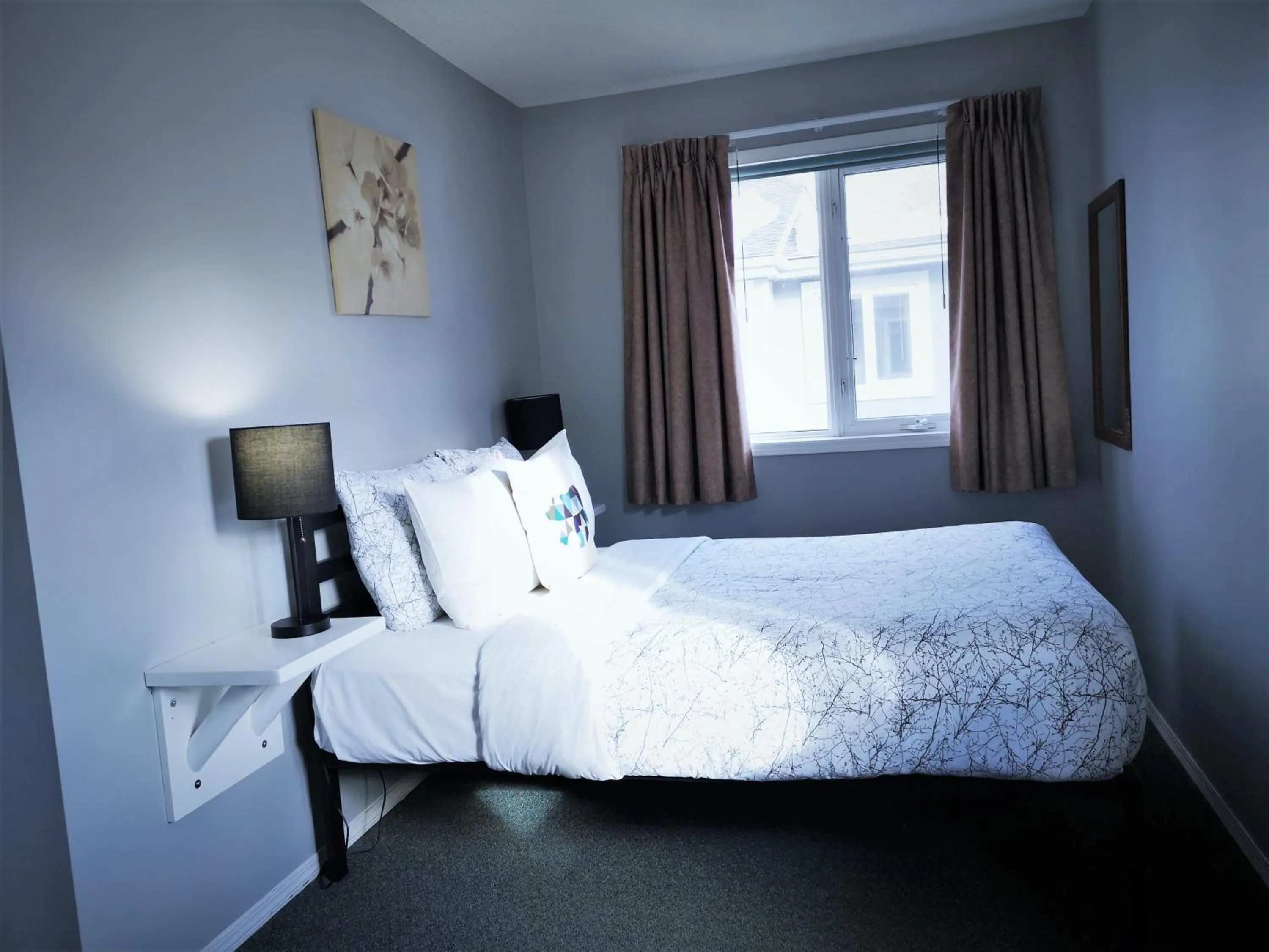 Bed in Canadian Rockies Chalets by Trilink - 2 & 3 Bedroom Condos - Self Check-In - Walking Distance to Downtown - Free Parking - Pet-Friendly - No AC