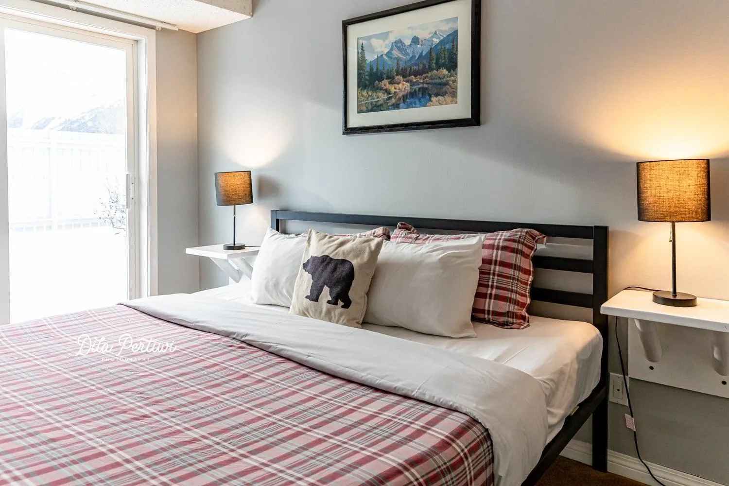 Bed in Canadian Rockies Chalets by Trilink - 2 & 3 Bedroom Condos - Self Check-In - Walking Distance to Downtown - Free Parking - Pet-Friendly - No AC