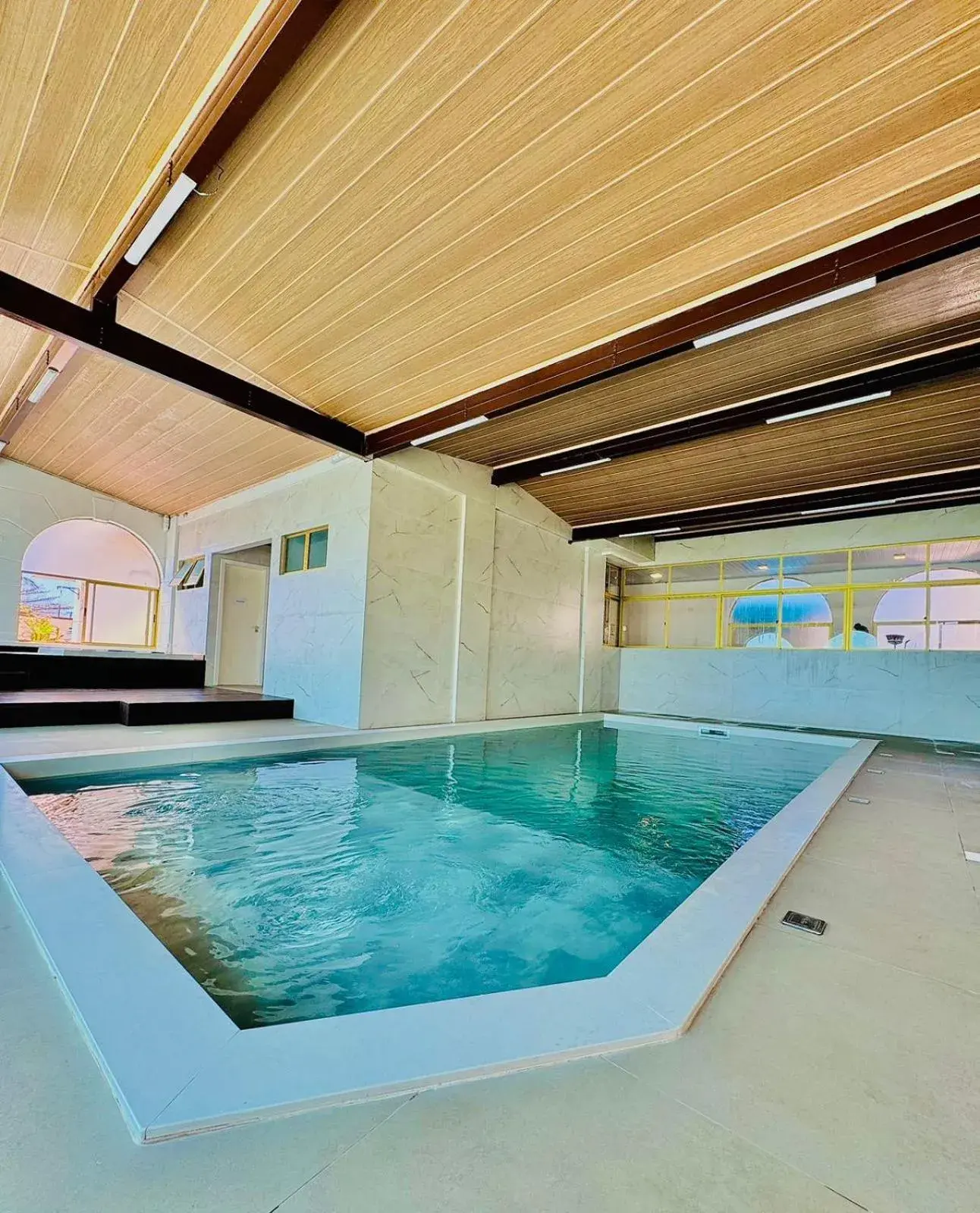 Swimming pool in Ingleses Palace Hotel Swimming pool in Ingleses Palace Hotel