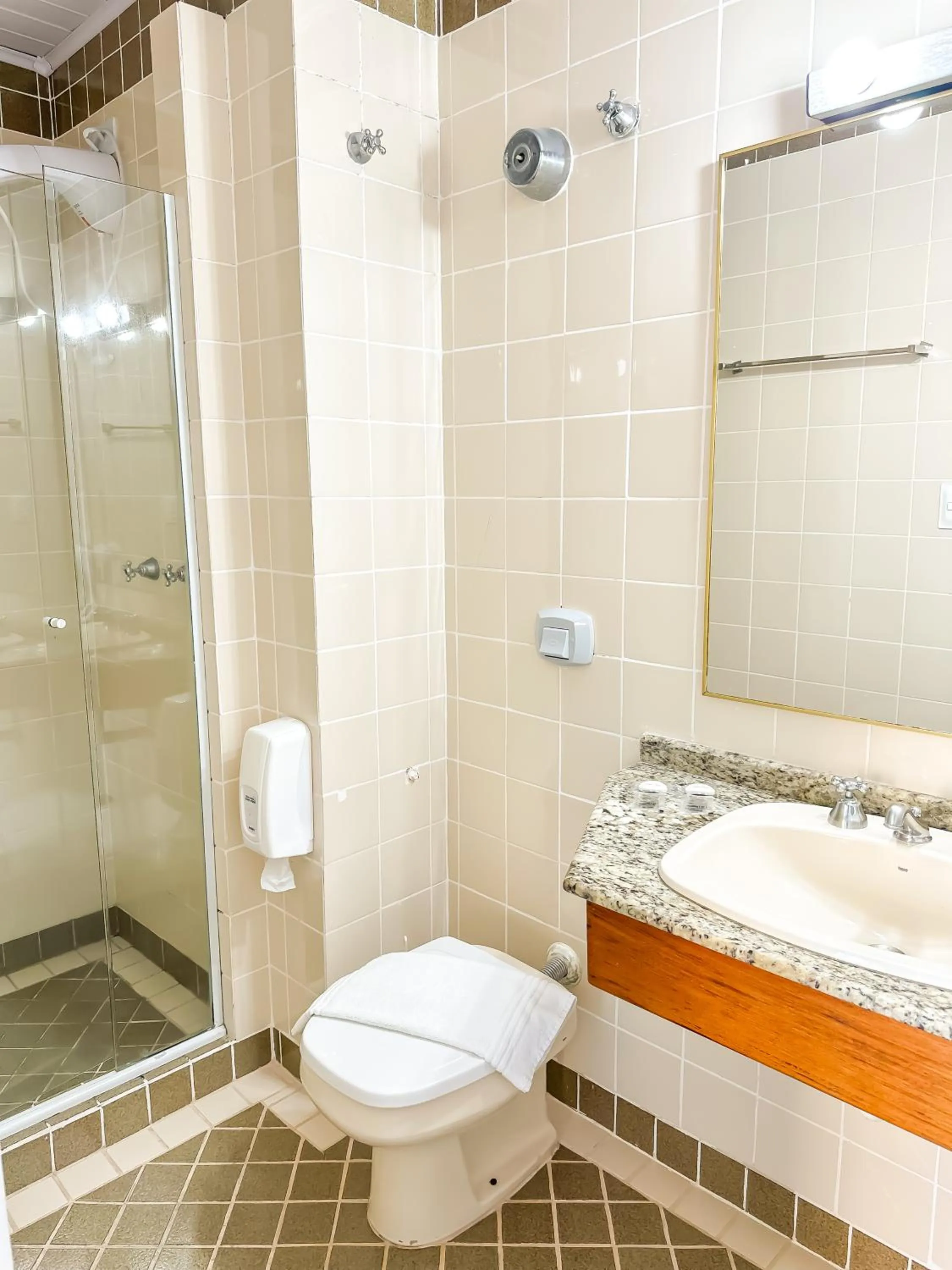 Bathroom in Ingleses Palace Hotel