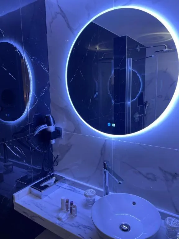 Bathroom in Brit Hotel Paris Orly Rungis