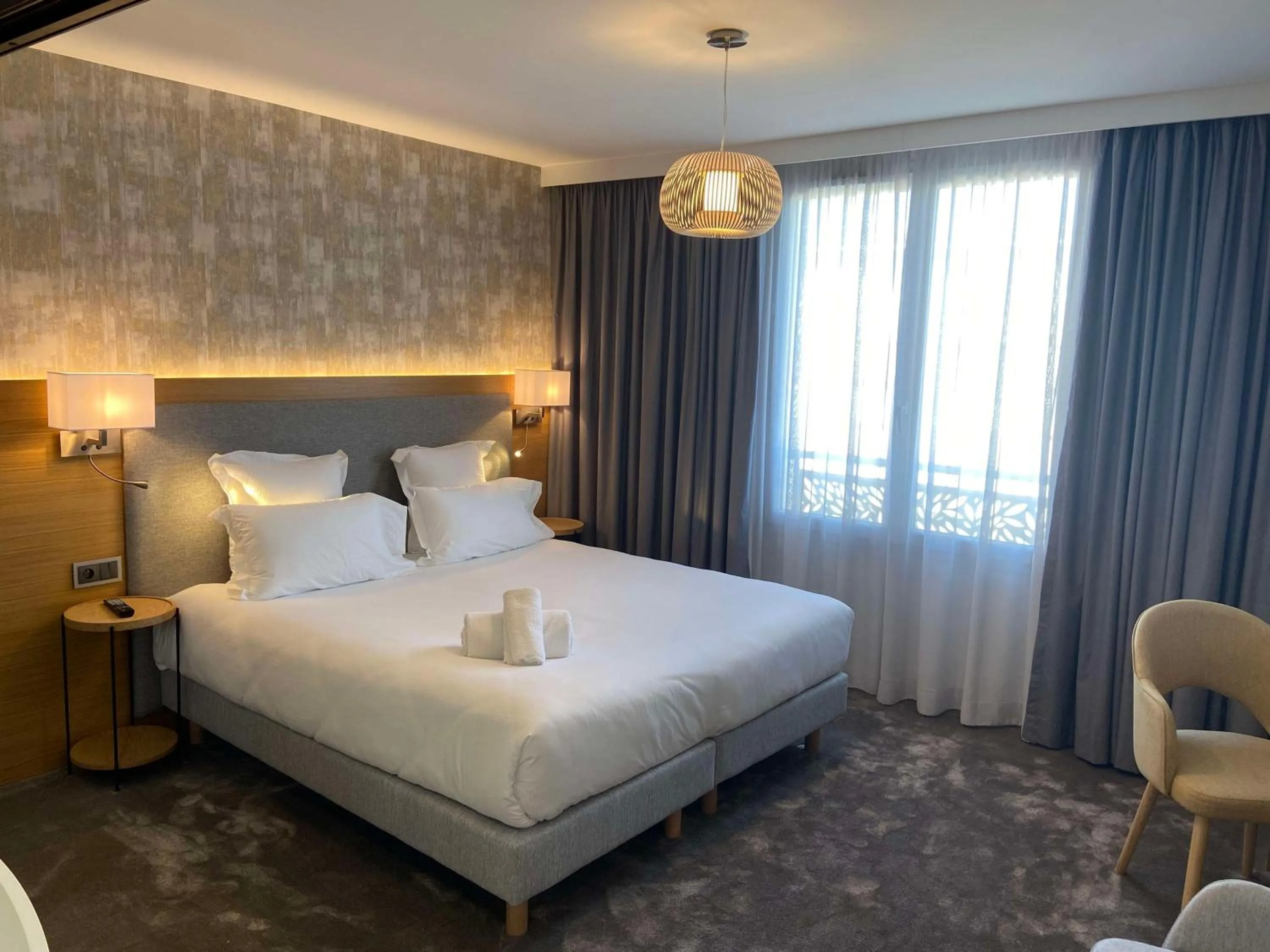 Bedroom, Bed in Brit Hotel Paris Orly Rungis