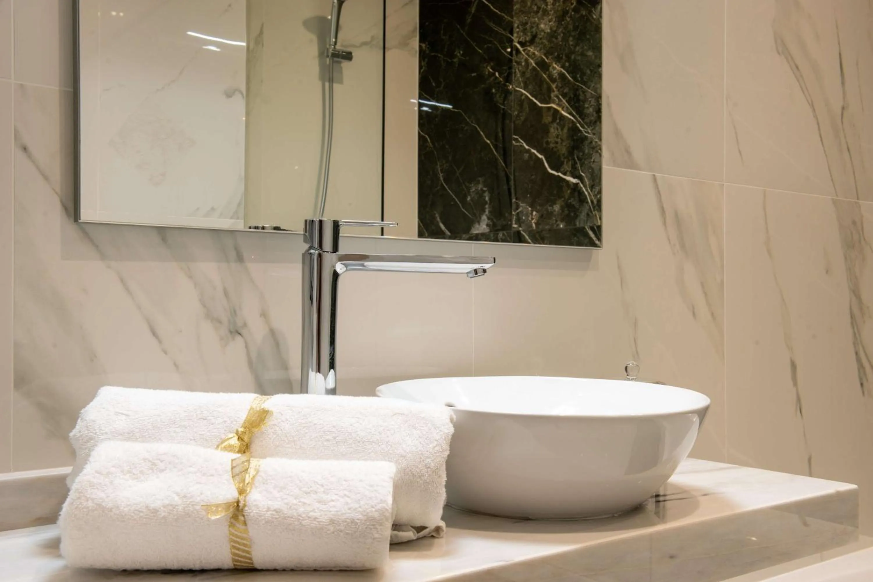 Bathroom in Brit Hotel Paris Orly Rungis