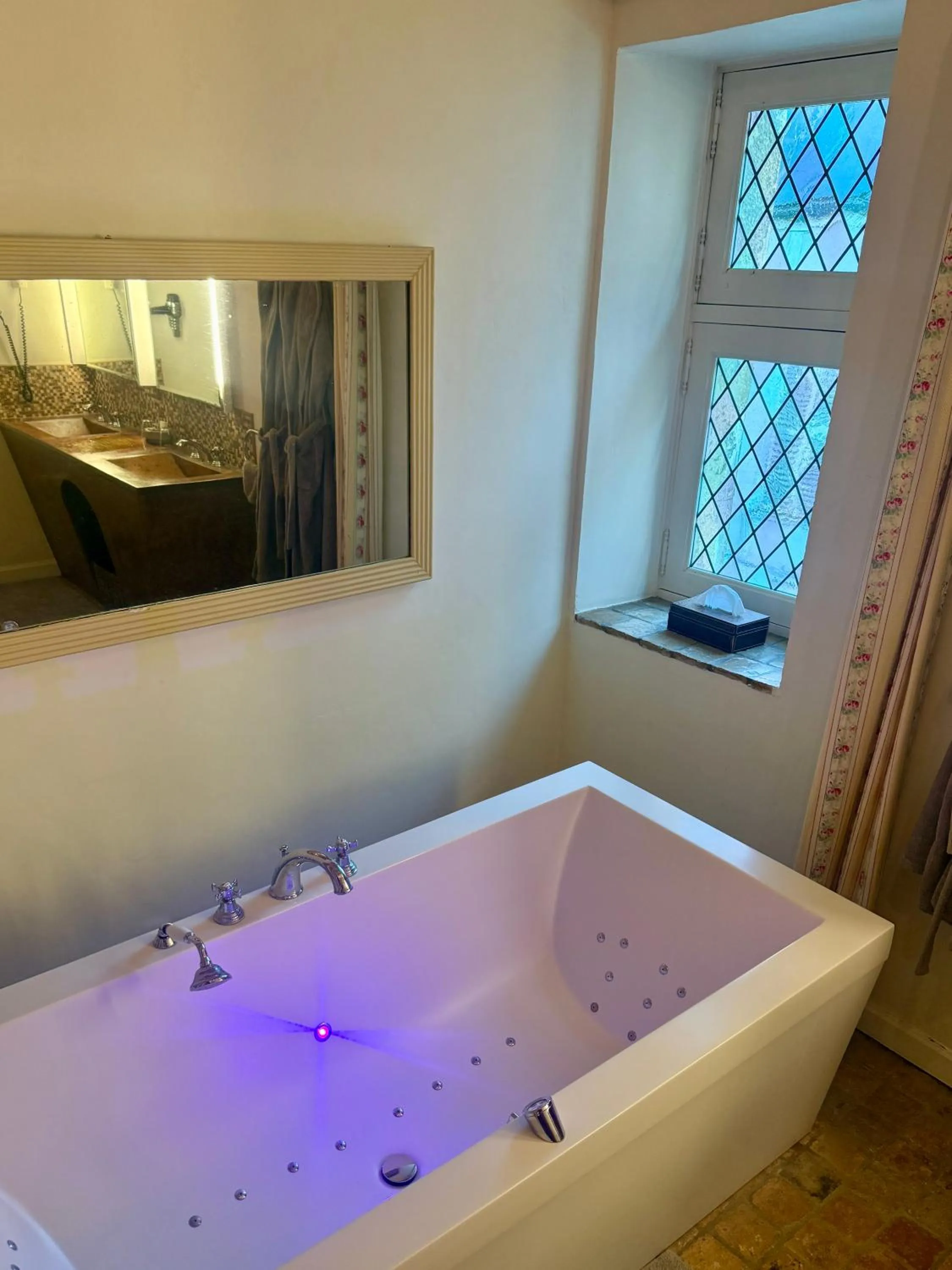 Hot Tub in Demeure des Vieux Bains