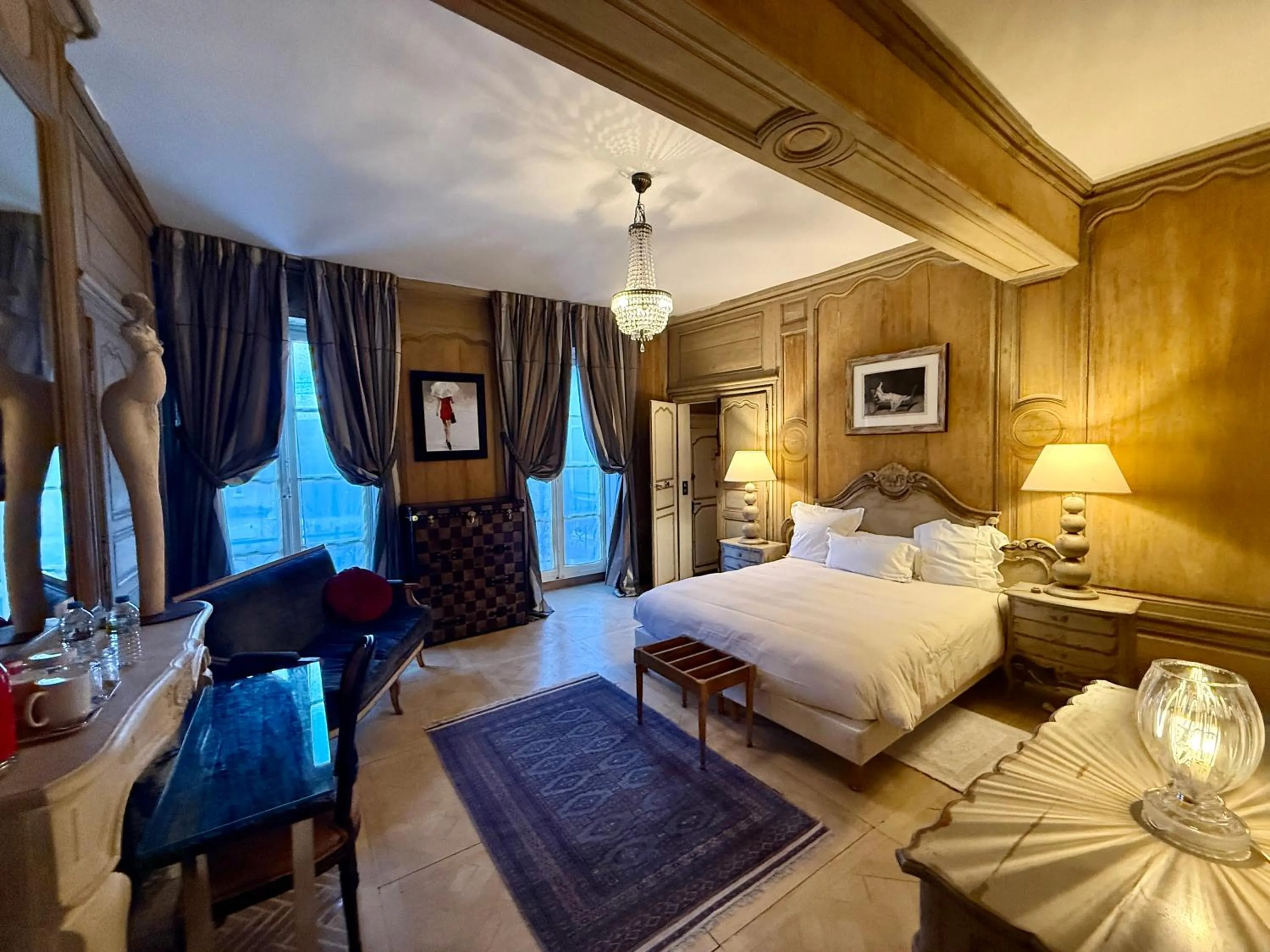 Photo of the whole room, Bed in Demeure des Vieux Bains