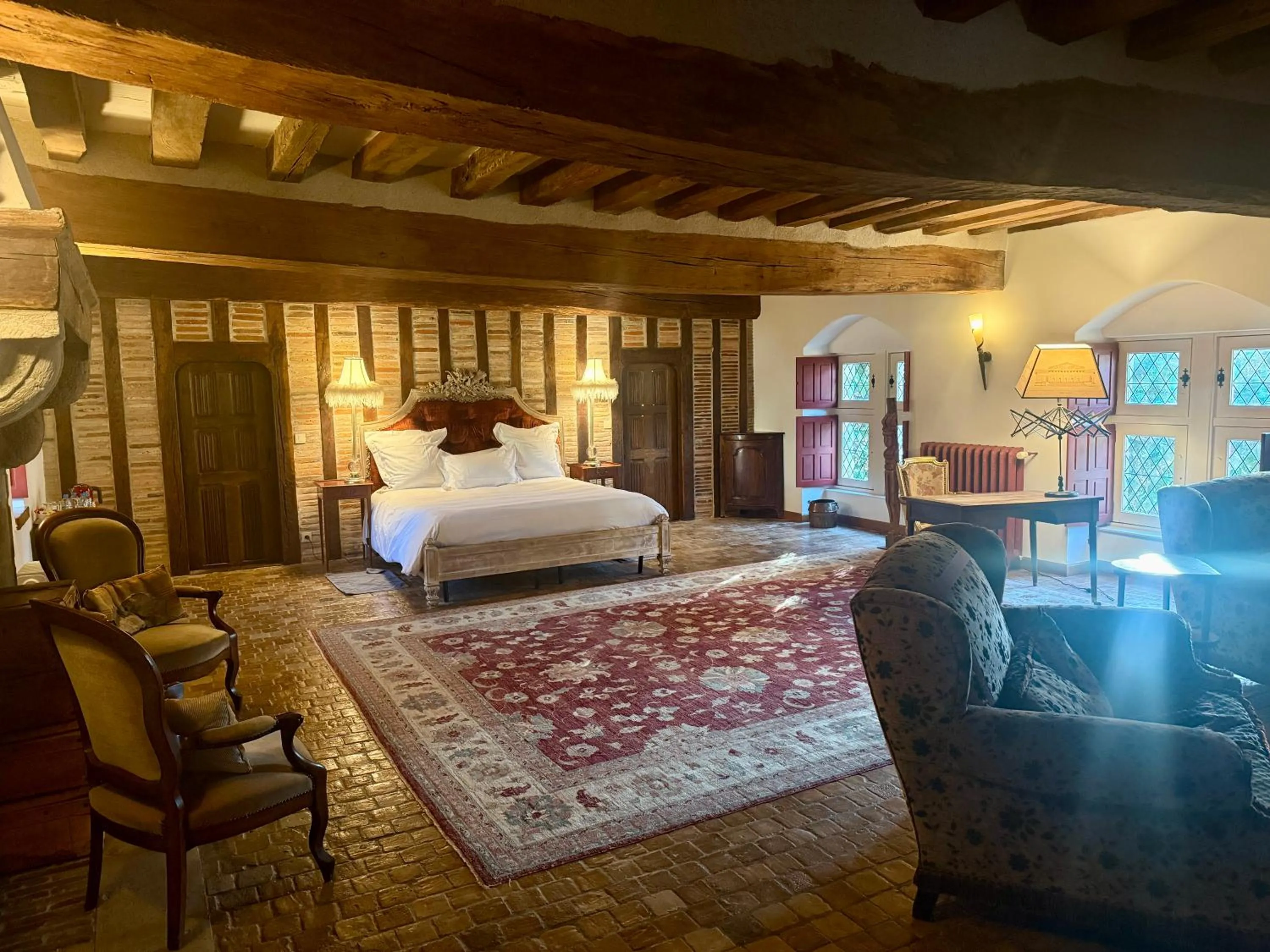 Photo of the whole room, Bed in Demeure des Vieux Bains