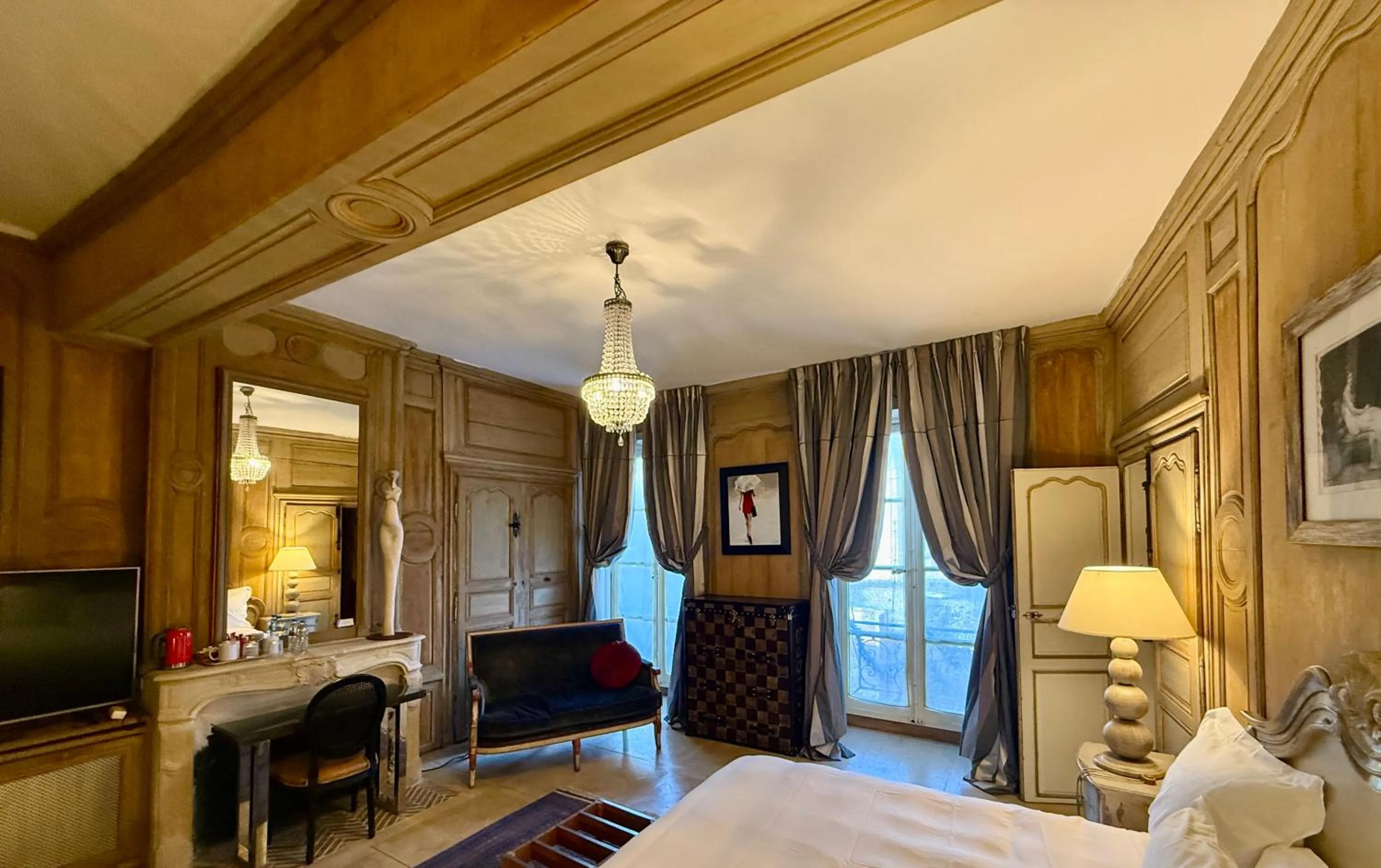 Photo of the whole room, Bed in Demeure des Vieux Bains