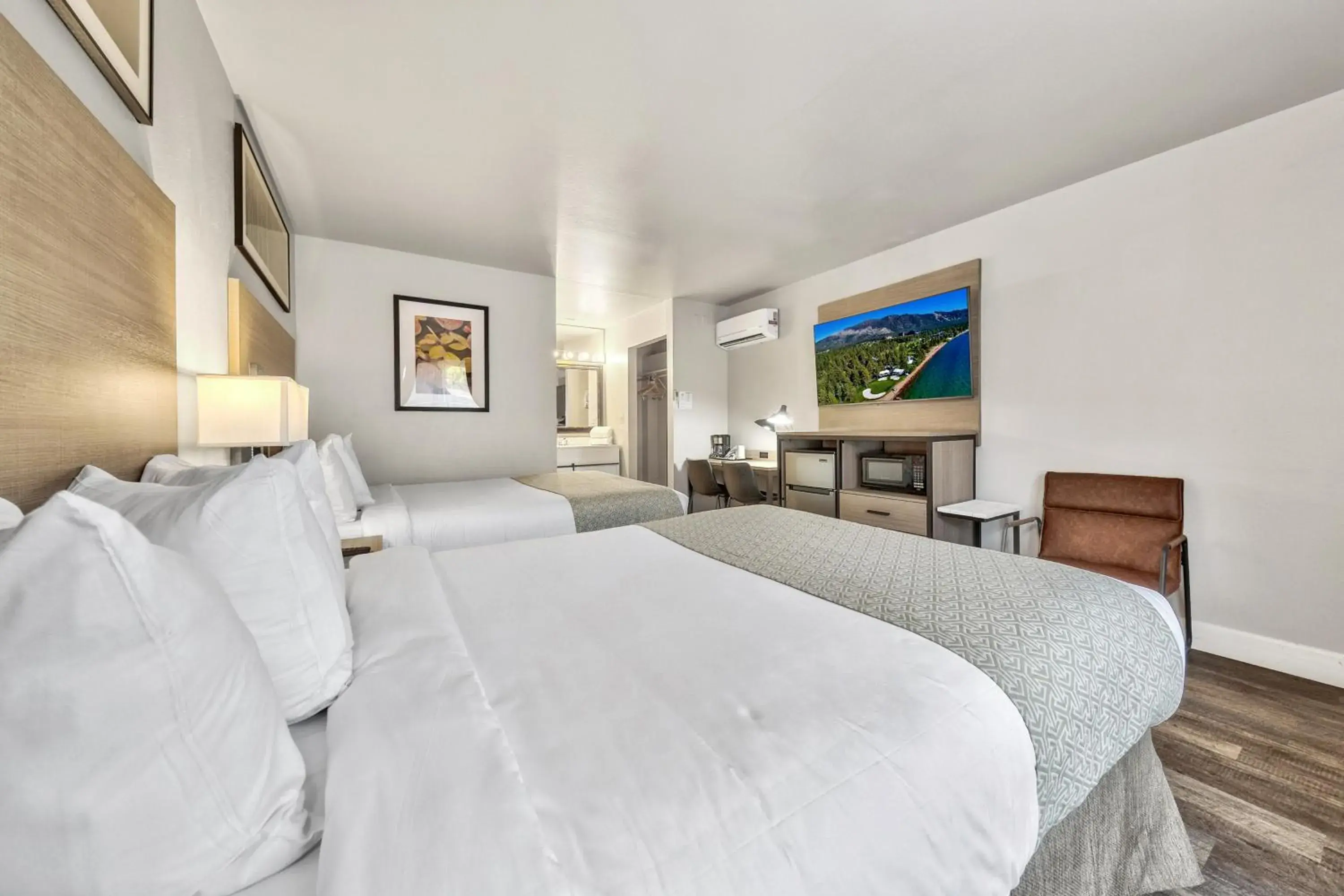 Bed in Forest Suites Resort at the Heavenly Village Bed in Forest Suites Resort at the Heavenly Village