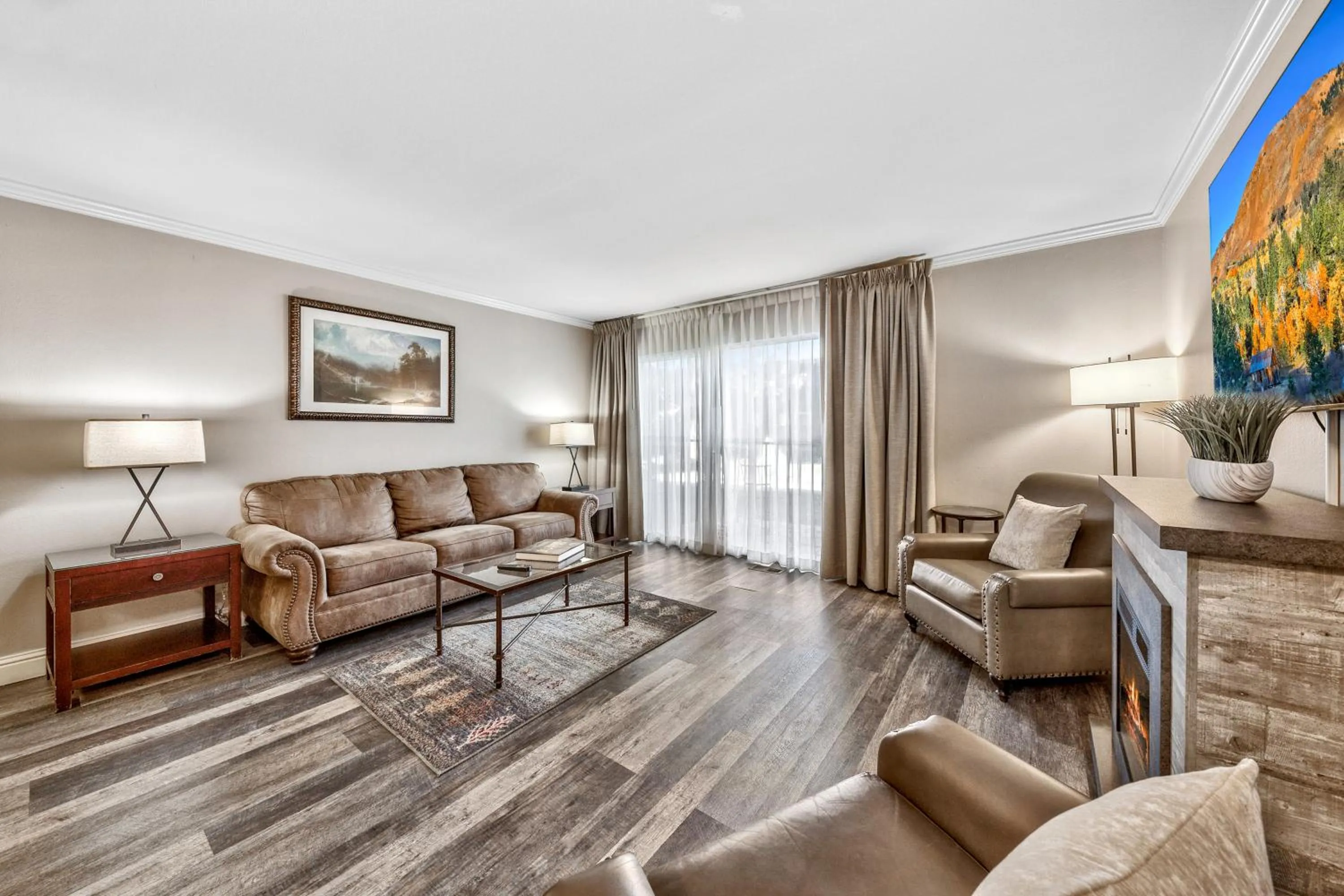 Living room in Forest Suites Resort at the Heavenly Village