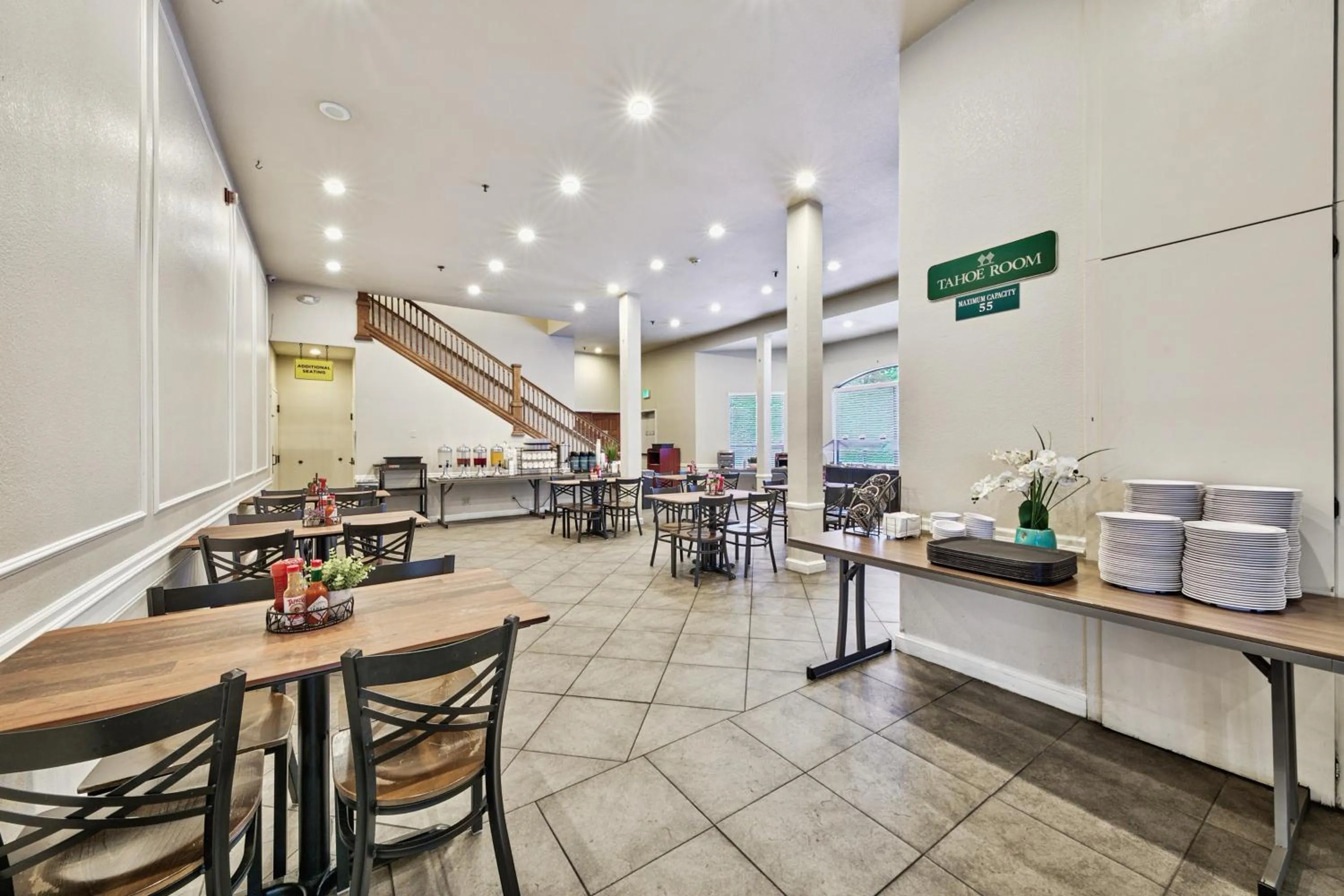 Breakfast in Forest Suites Resort at the Heavenly Village