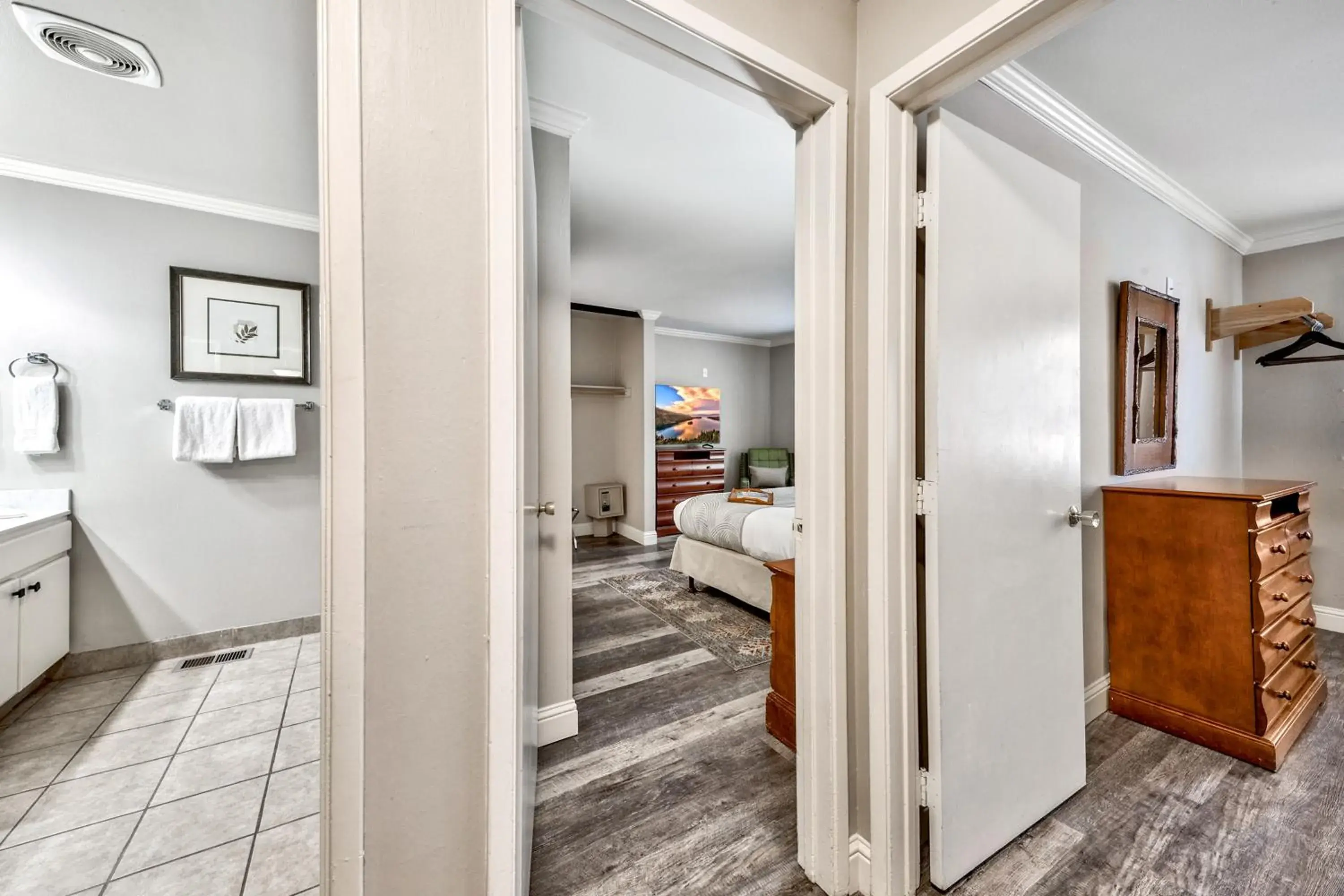 Bedroom, Bed in Forest Suites Resort at the Heavenly Village Bedroom, Bed in Forest Suites Resort at the Heavenly Village