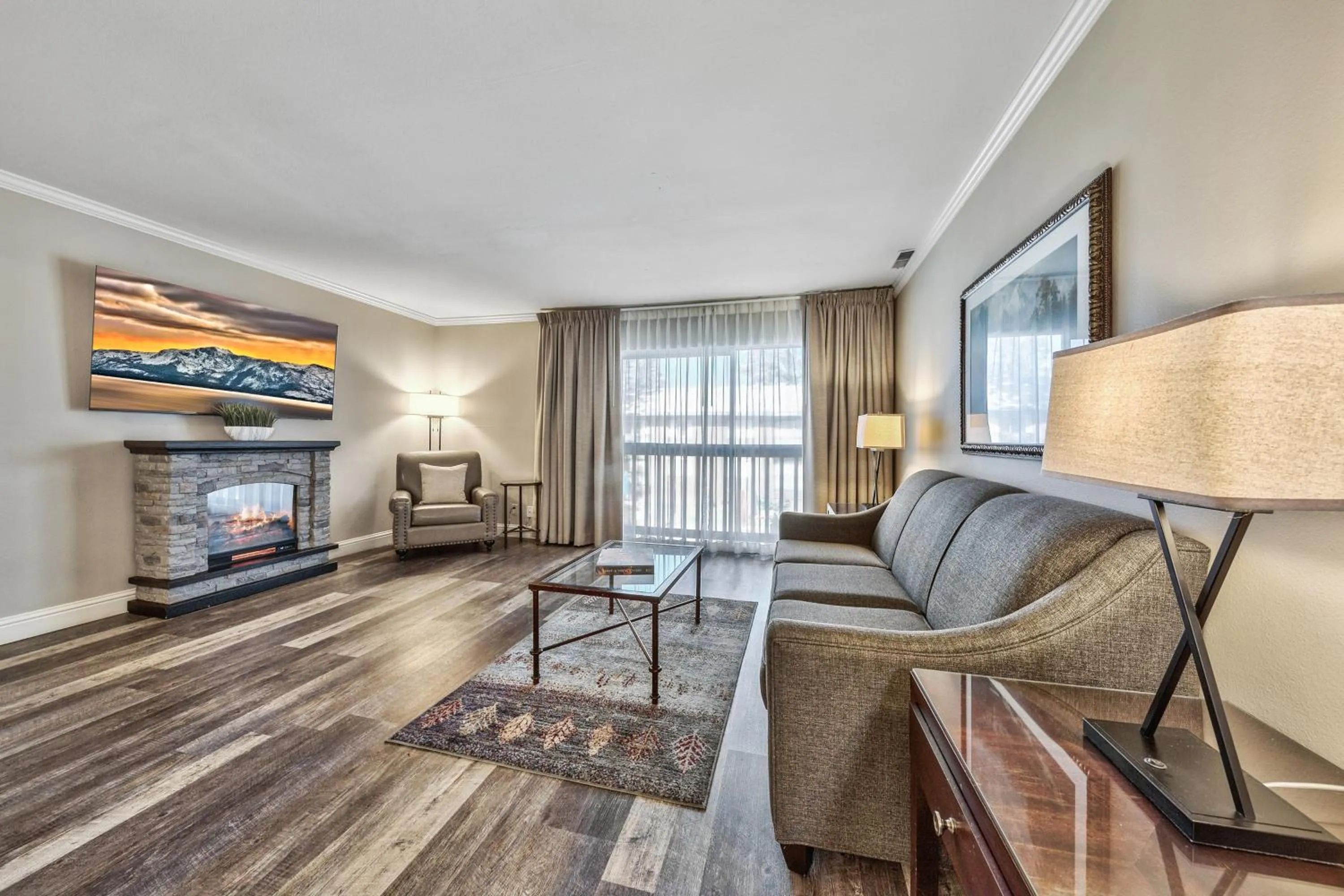 Living room in Forest Suites Resort at the Heavenly Village