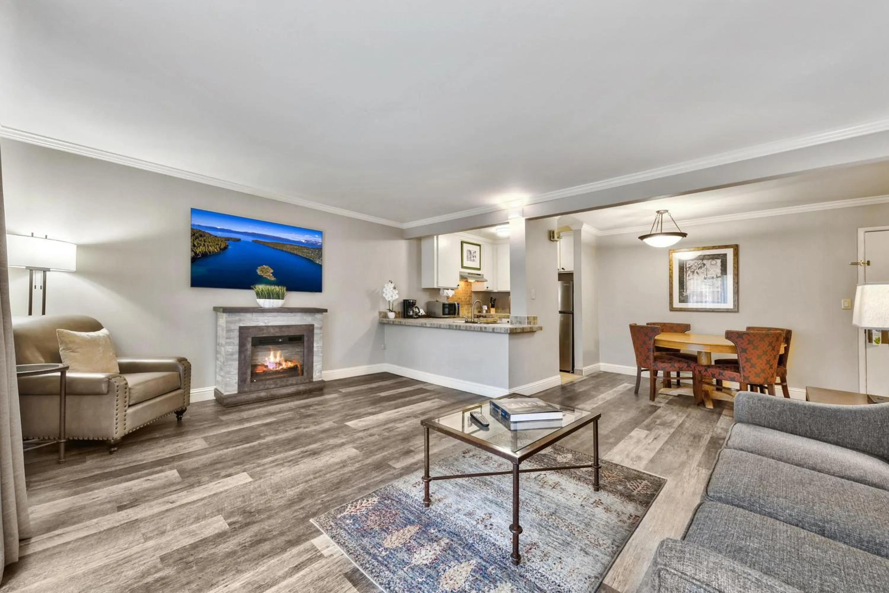 Living room in Forest Suites Resort at the Heavenly Village