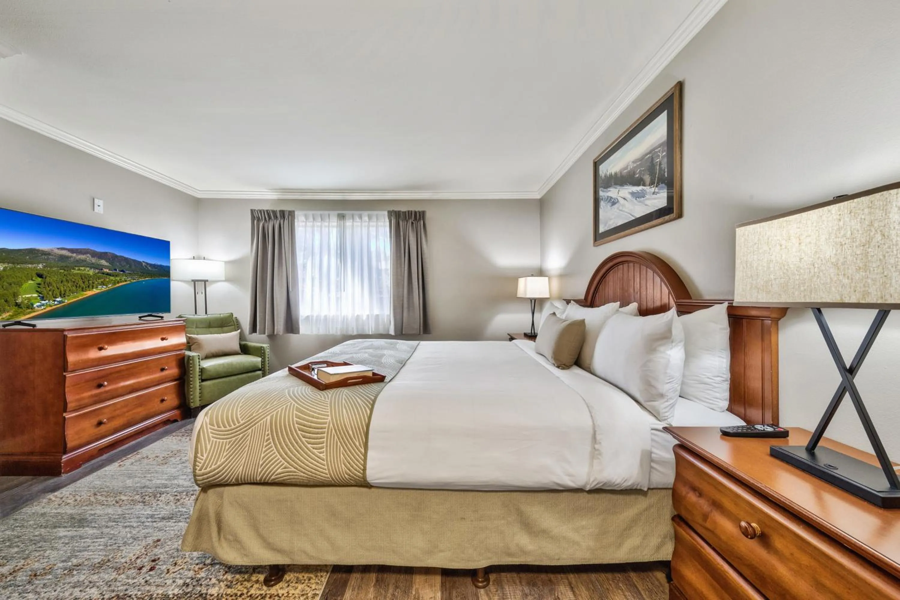 Bed in Forest Suites Resort at the Heavenly Village