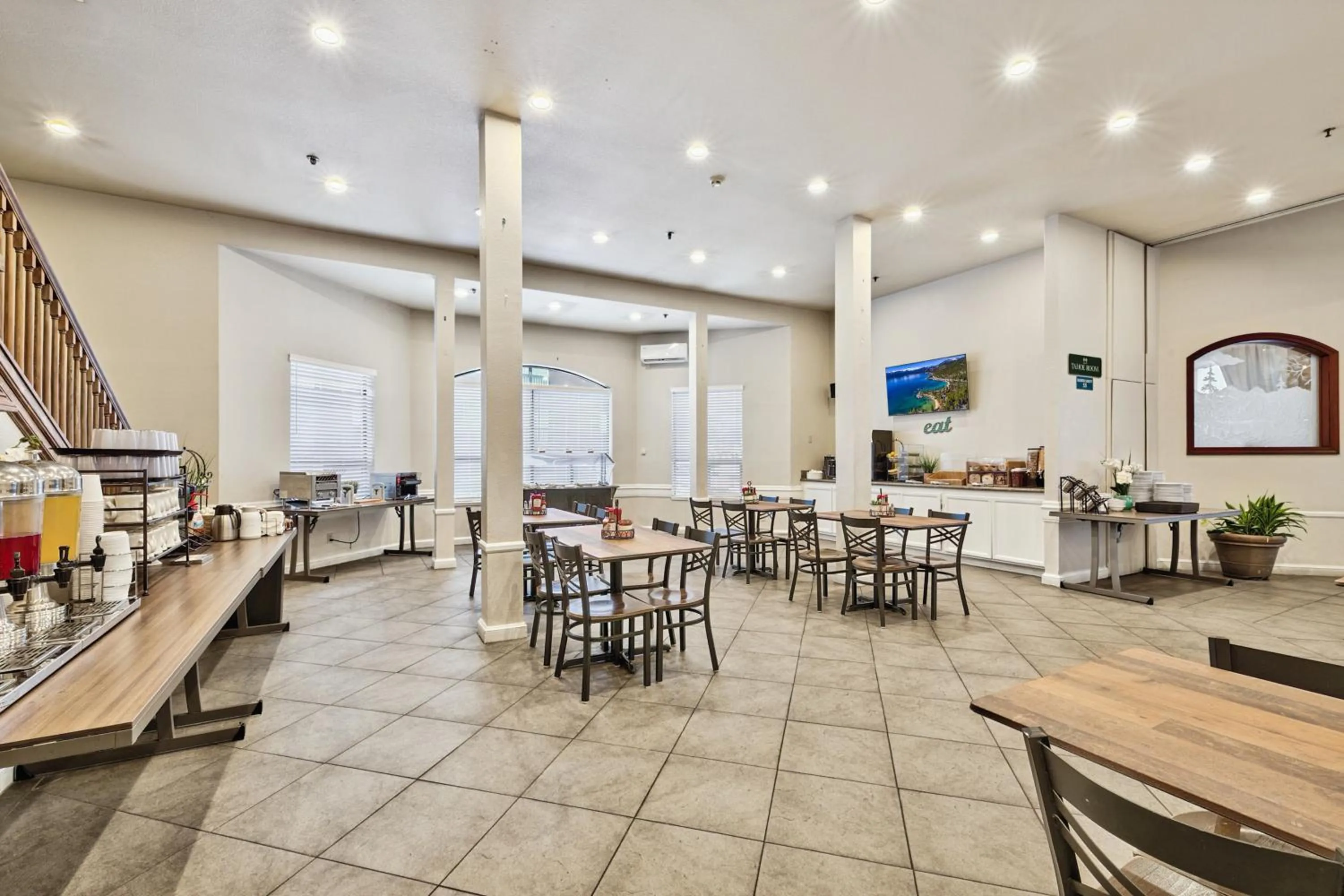 Breakfast in Forest Suites Resort at the Heavenly Village