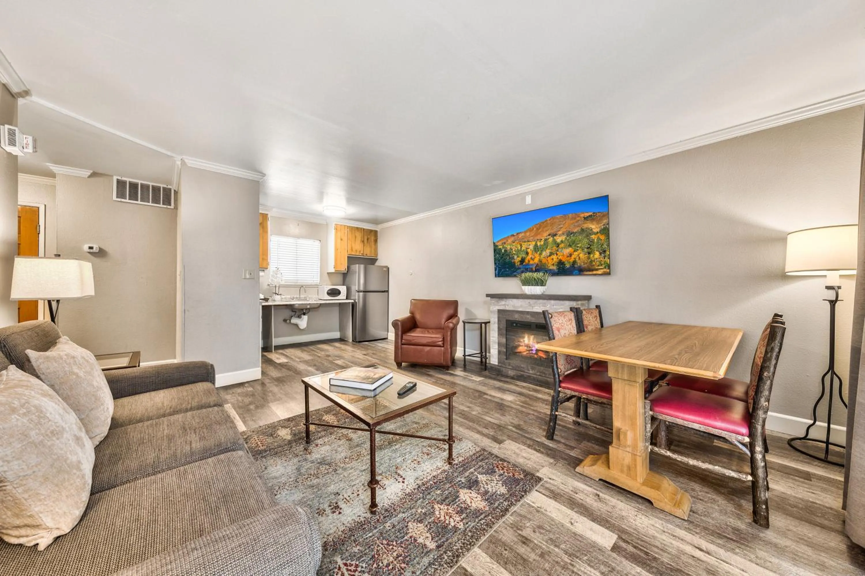 Living room in Forest Suites Resort at the Heavenly Village