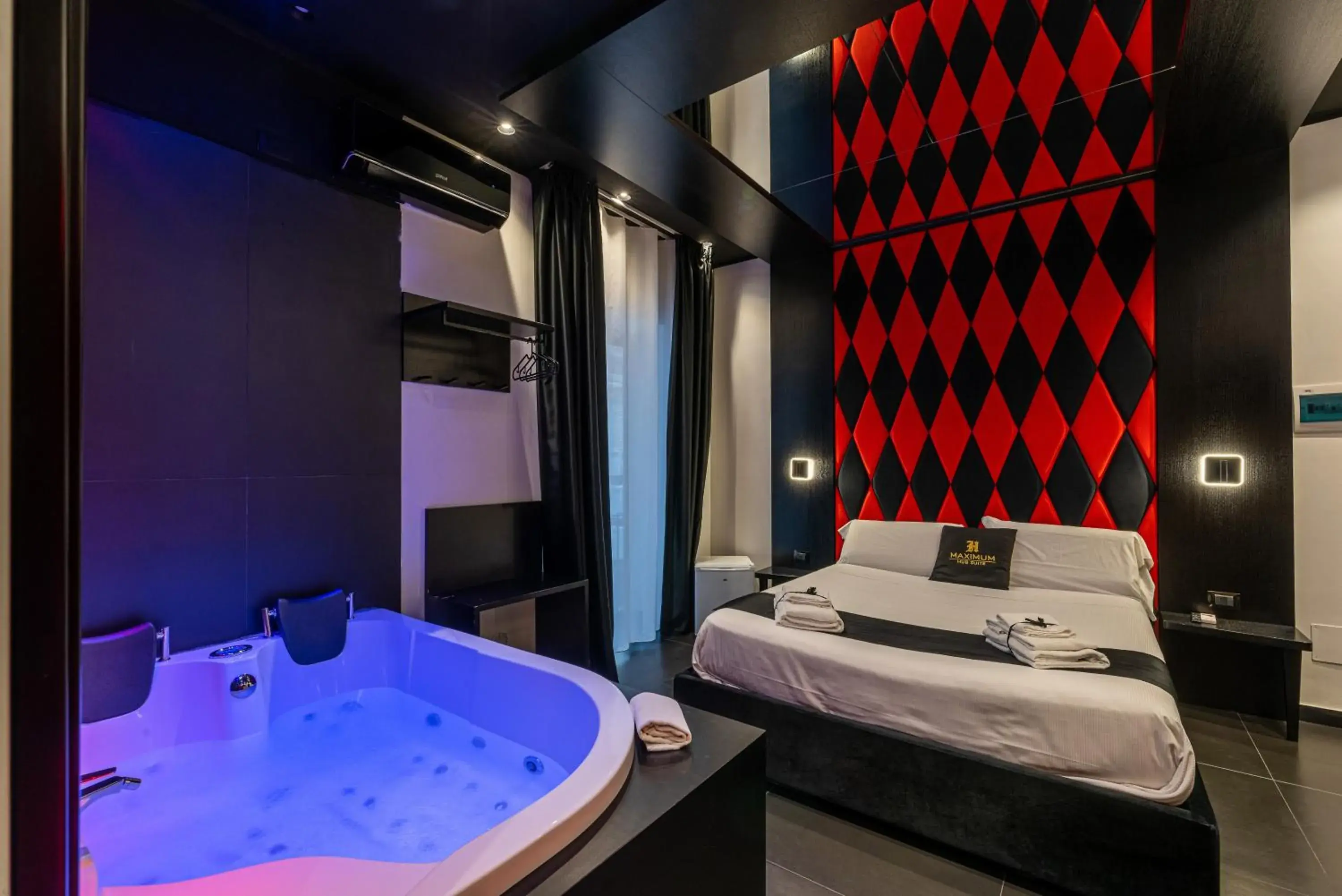 Deluxe Double Room with Bath in Maximum hub suite&spa Deluxe Double Room with Bath in Maximum hub suite&spa