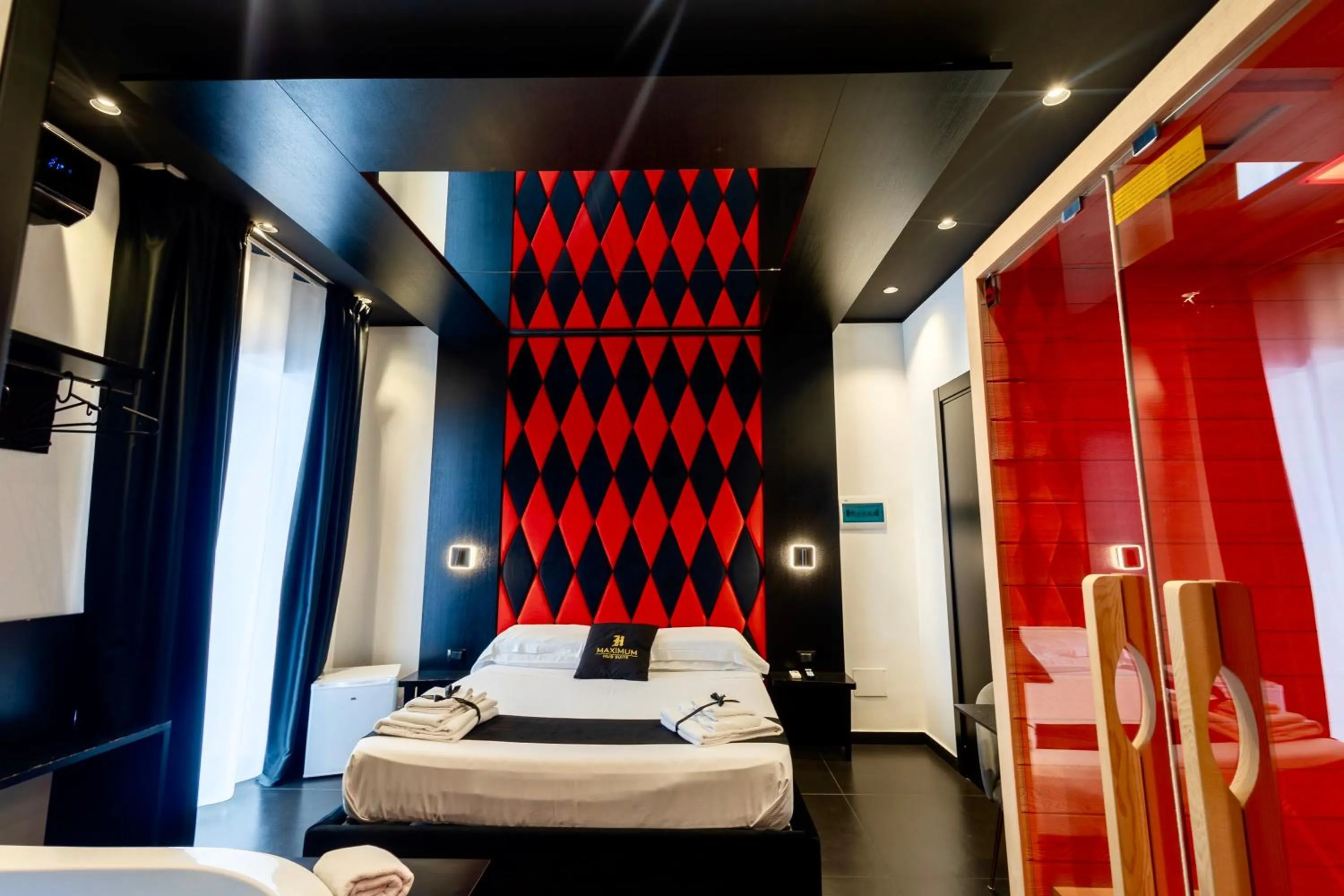 Bed in Maximum hub suite&spa