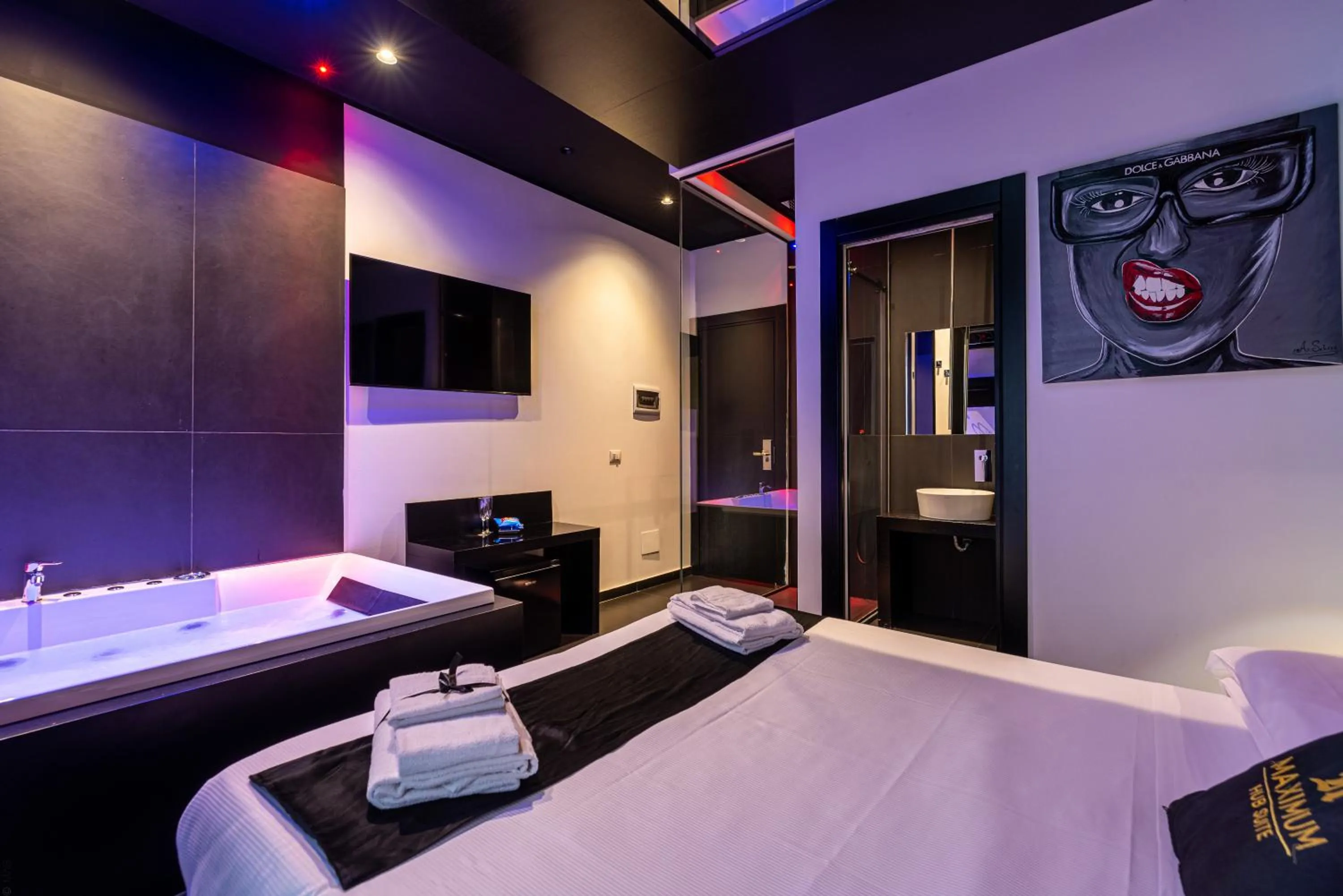 Bed in Maximum hub suite&spa