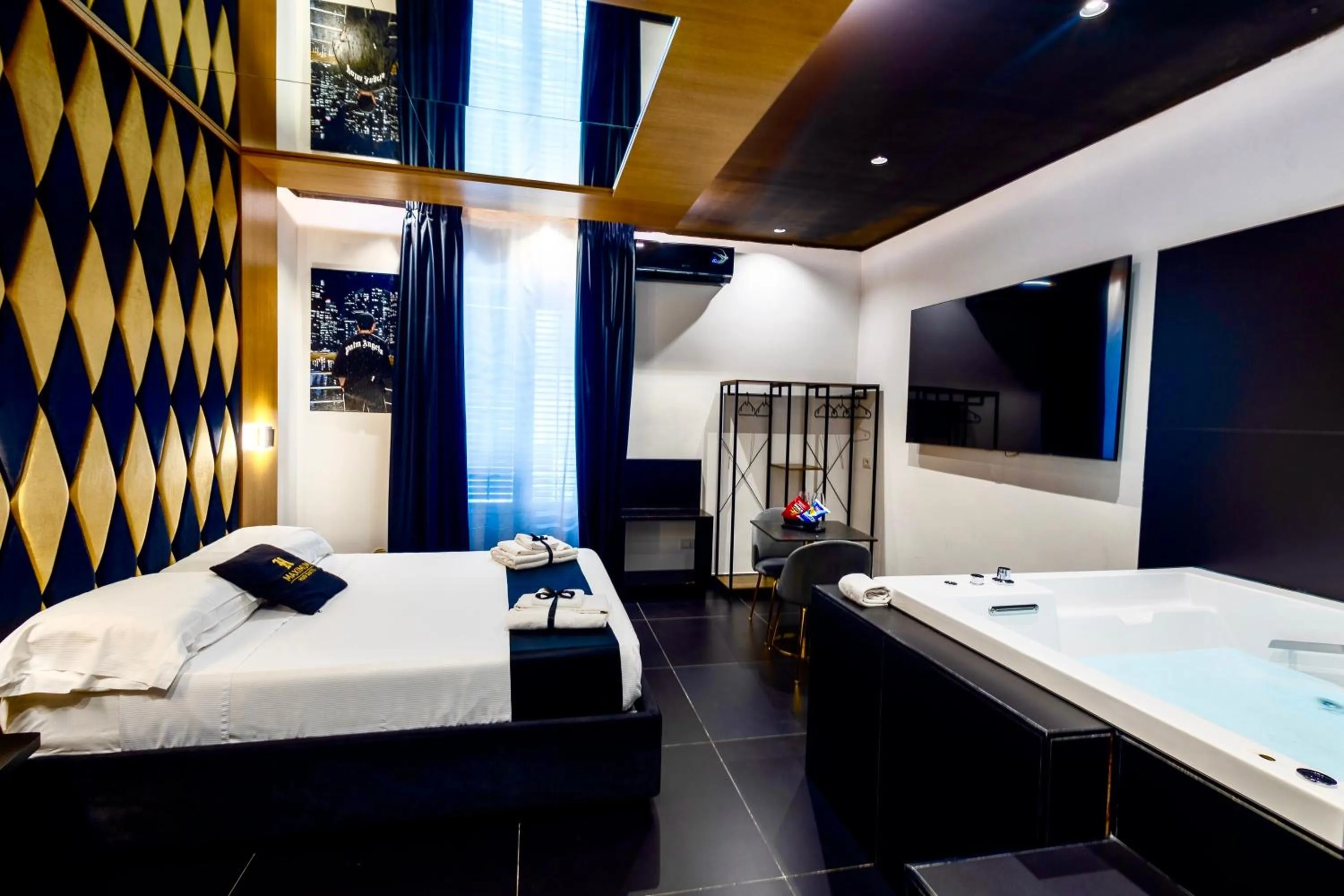 Bed in Maximum hub suite&spa