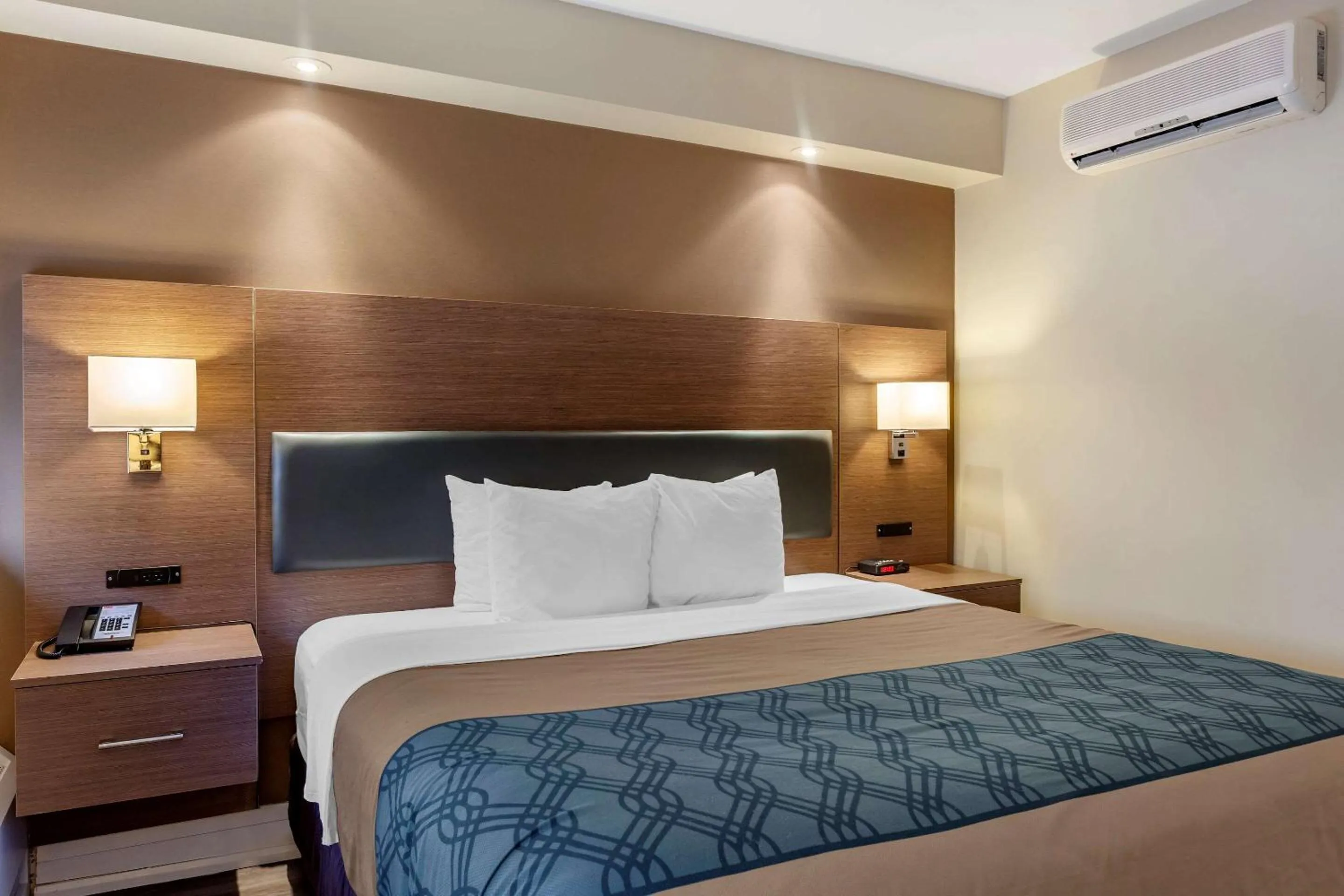 Photo of the whole room in Econo Lodge Inn & Suites Downtown