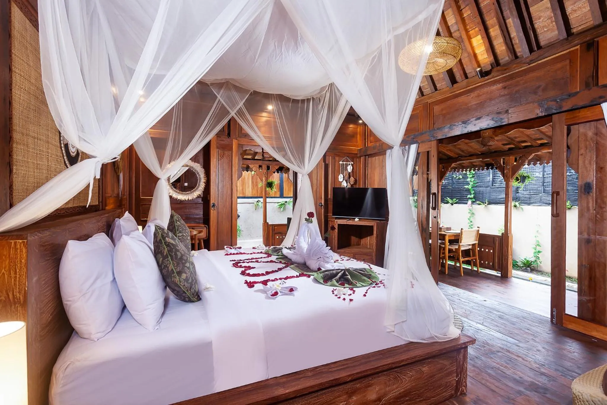 TV and multimedia, Bed in Pundi Kaya