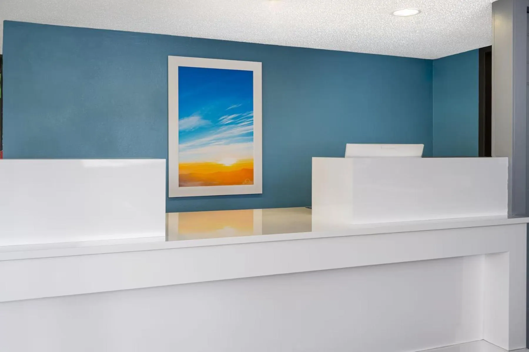 Lobby or reception in Days Inn by Wyndham Columbus Worthington