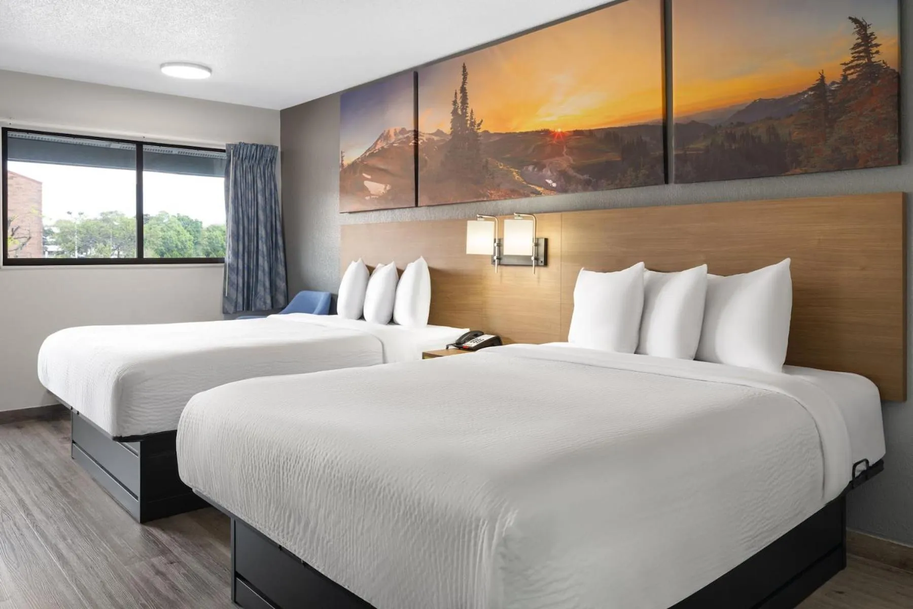 Bed in Days Inn by Wyndham Columbus Worthington