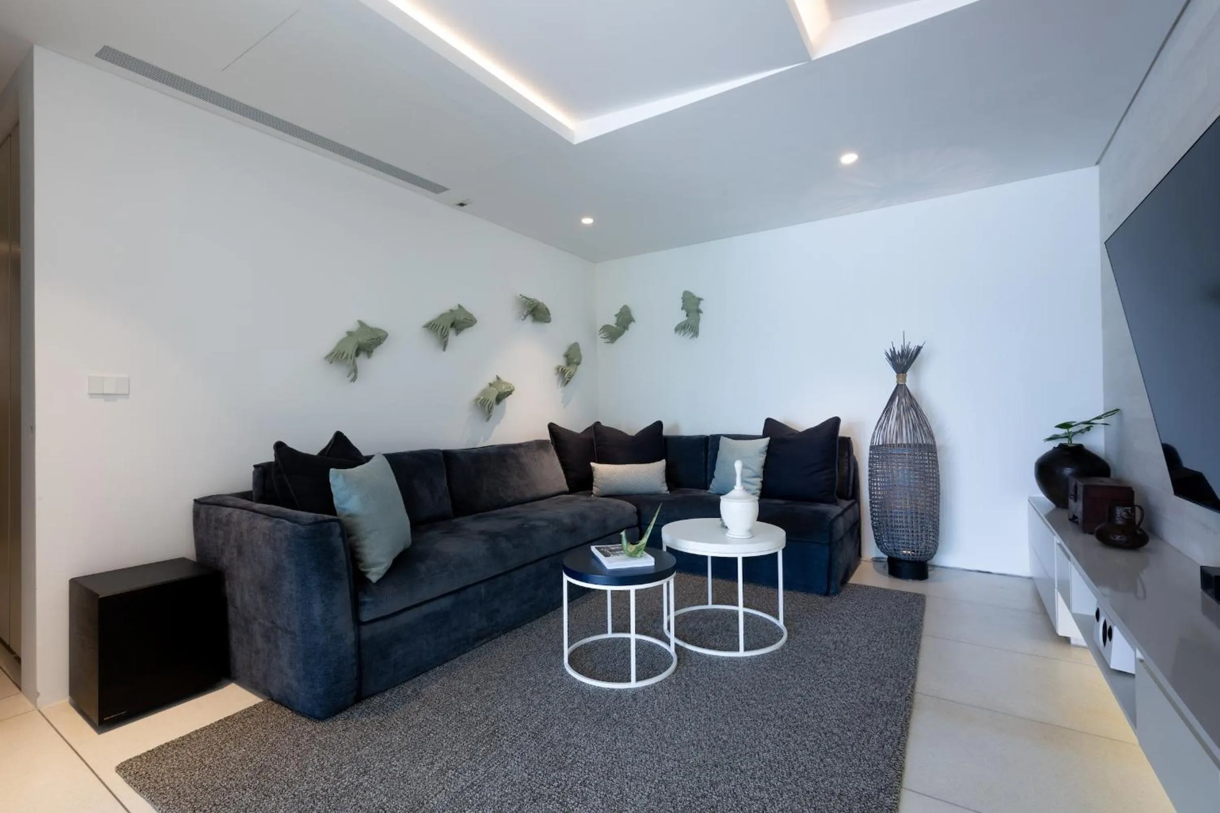 Communal lounge/ TV room in Kerem Luxury Beachfront Villas