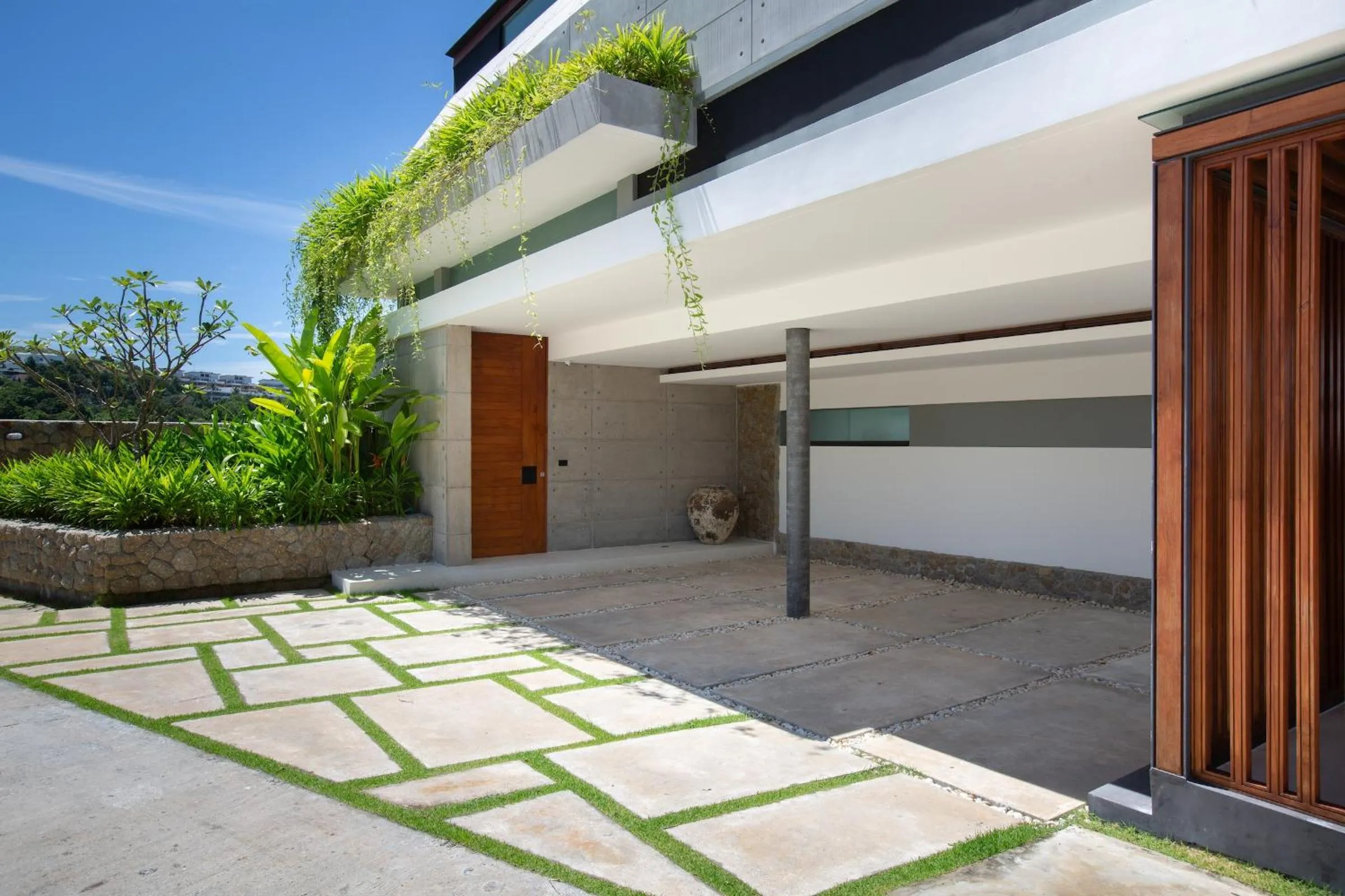 Parking in Kerem Luxury Beachfront Villas